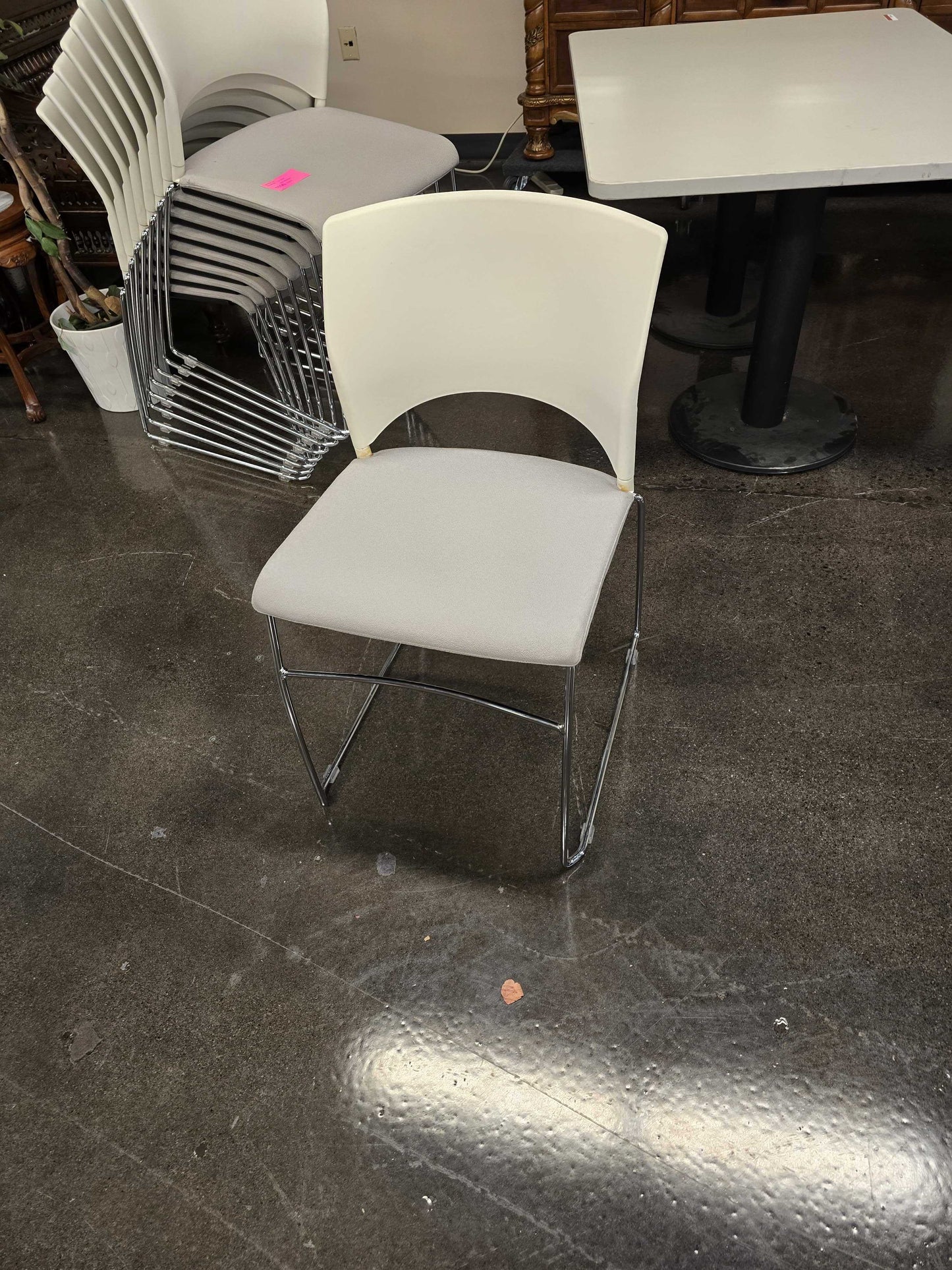 Teknion Volume Stacking Chair (Grey)