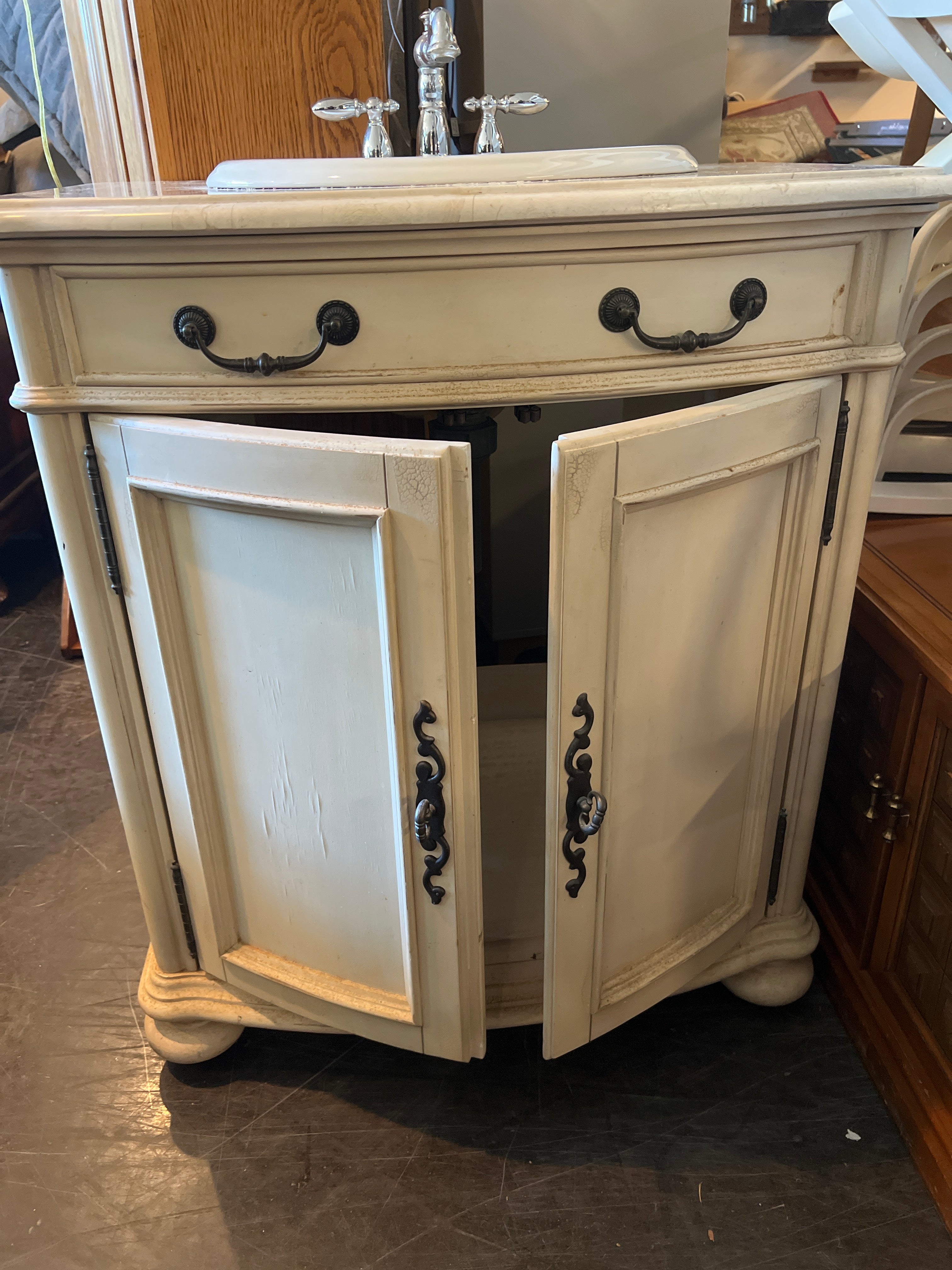 Vintage Single Sink Vanity with Marble Top