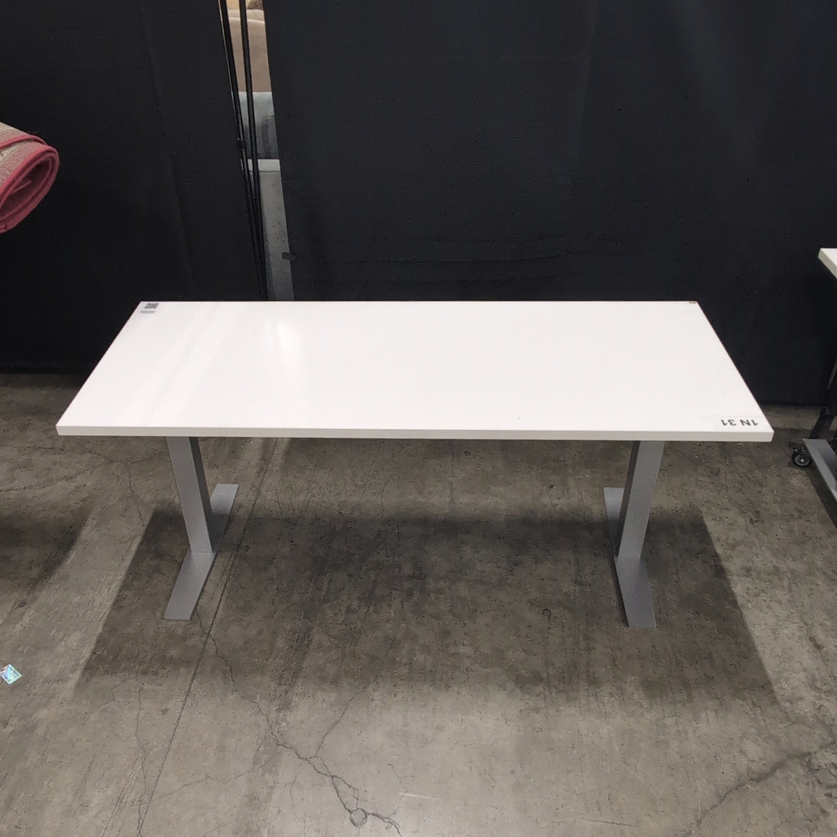 LE NL White Adjustable Height Desk with Silver Legs