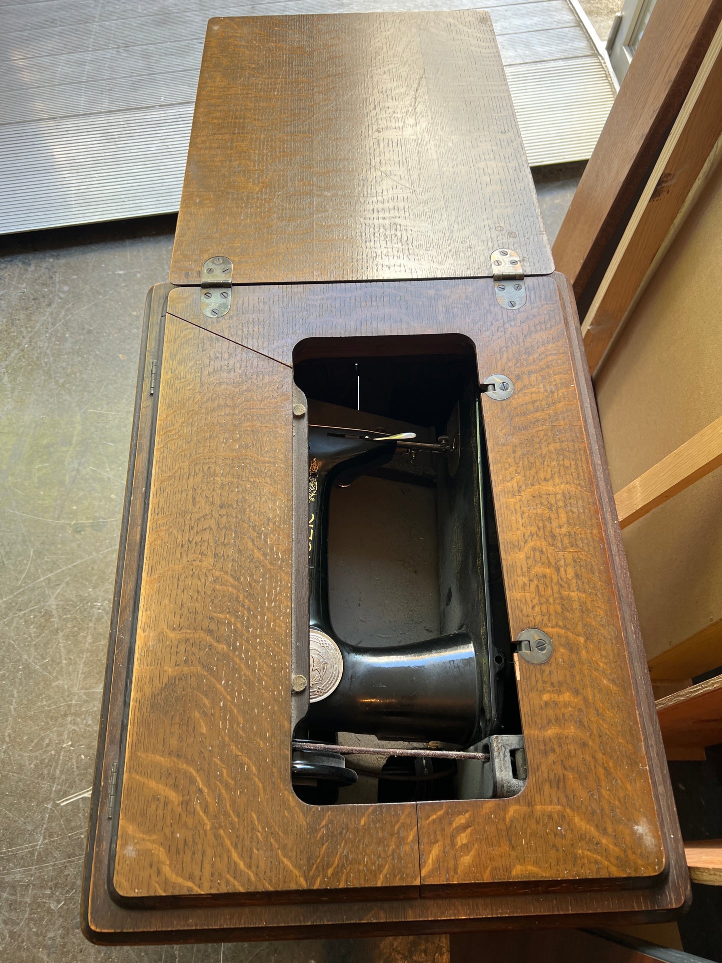 Vintage Singer Sewing Machine Cabinet with Built-in Machine