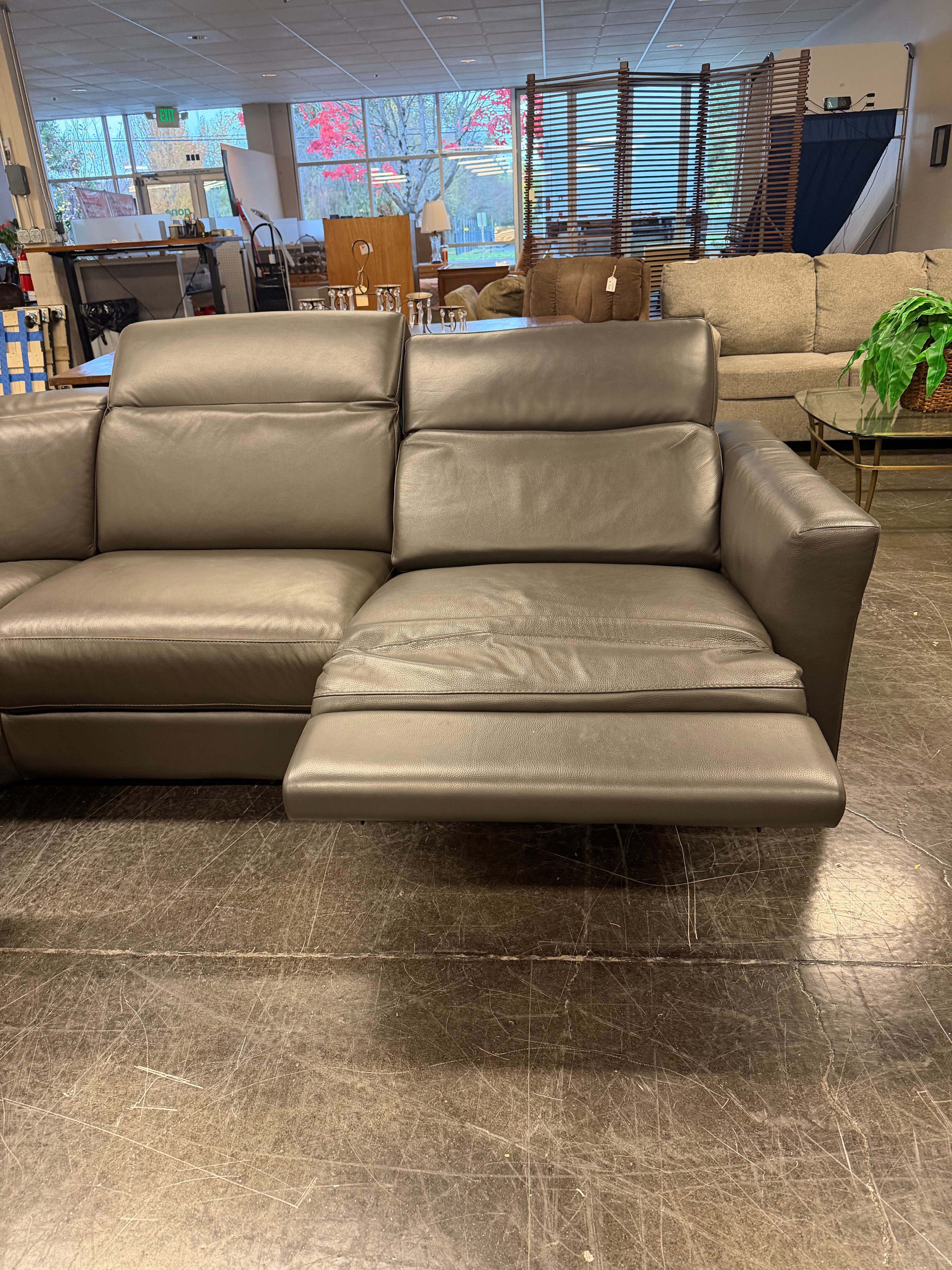 Chateau d'Ax 5 Piece Power Sectional Sofa in Great Condition (Made in Italy)