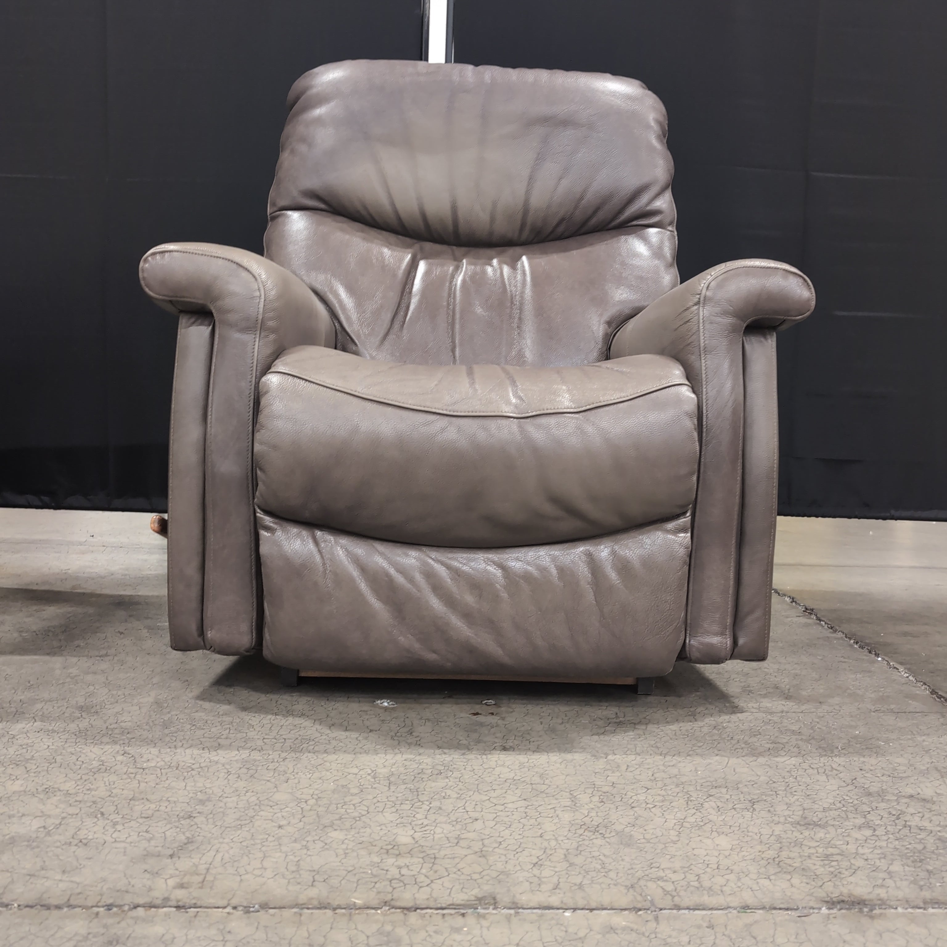 La-Z-Boy Taupe Recliner in Leather