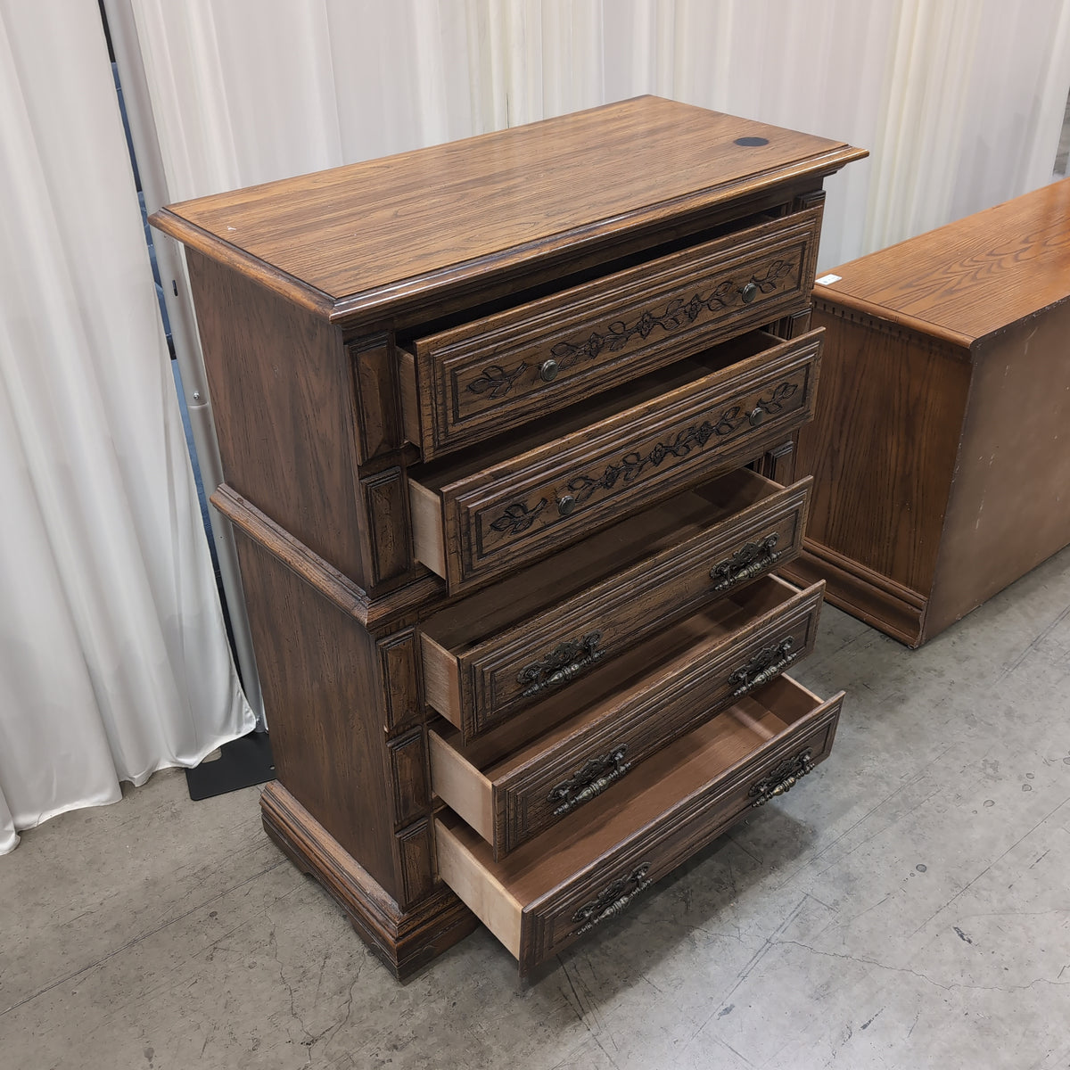 Traditional Brown Wood Five-Drawer Dresser with Ornate Hardware