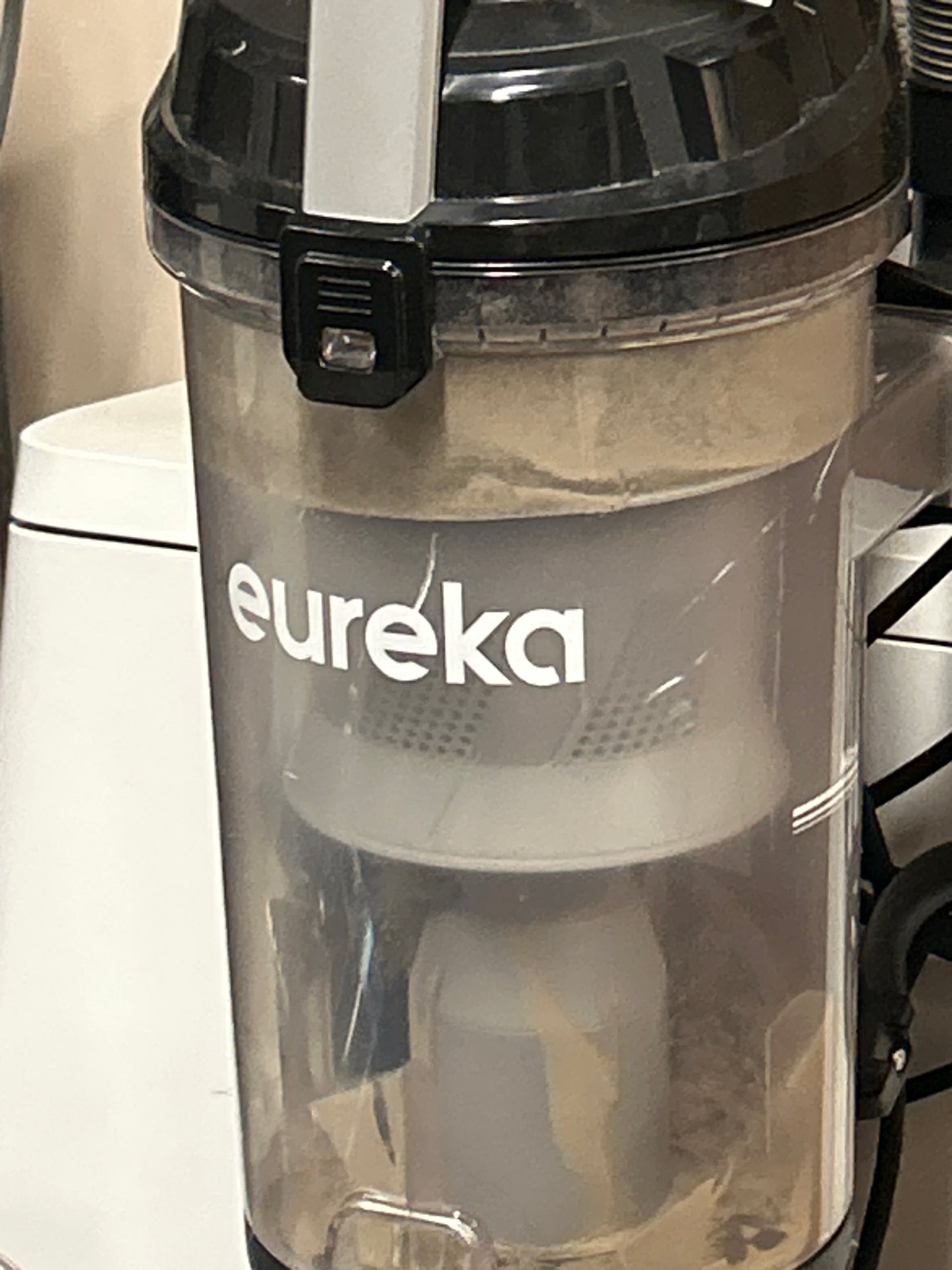 EUREKA DASHSPRINT NEU612 Upright Vacuum