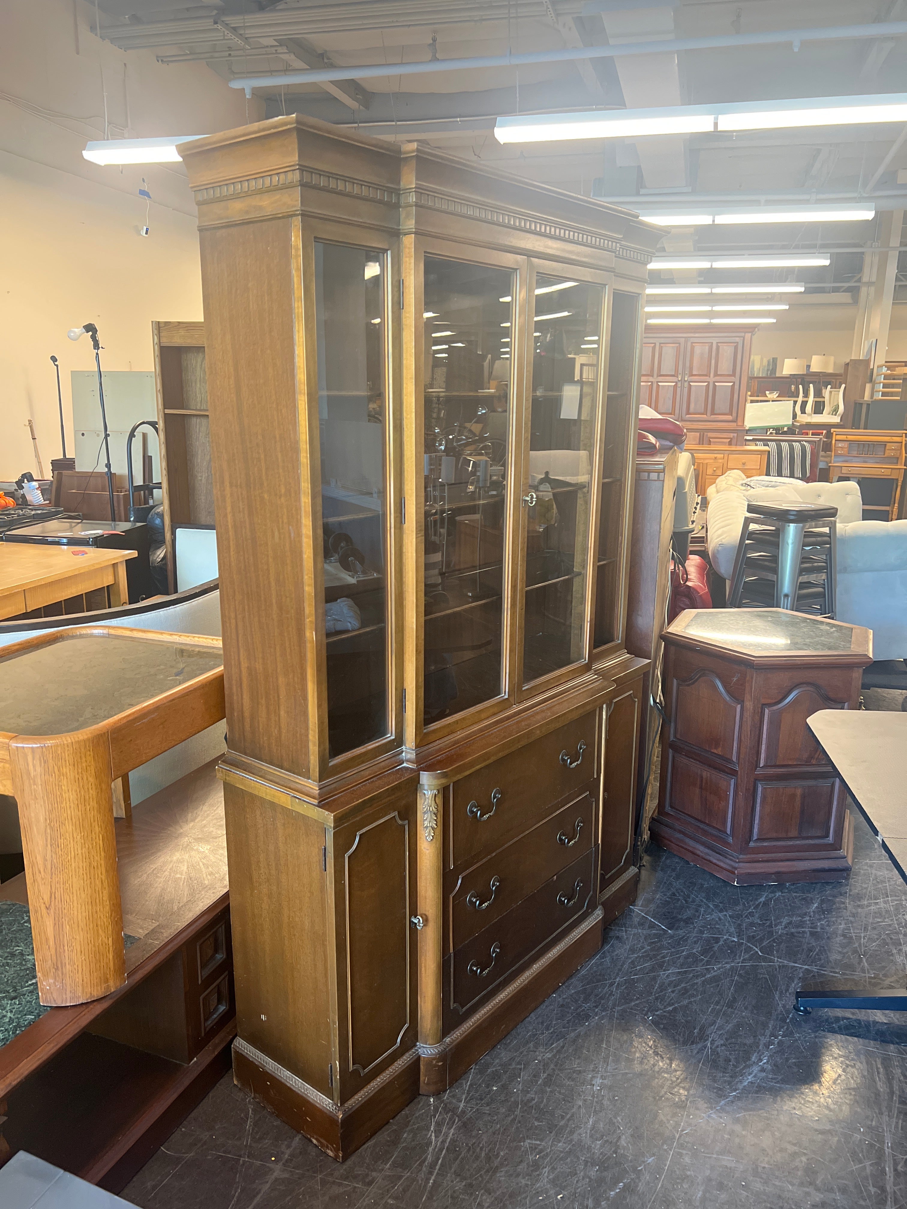 Solid Wood Traditional Colonial-style China Cabinet