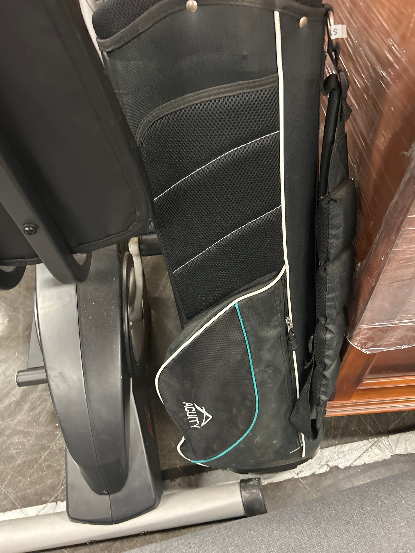 Golf Bag With 3 Clubs