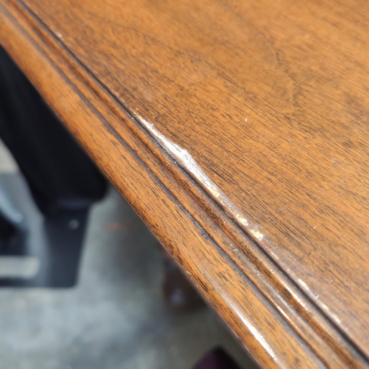 Octagonal Top Wood Dining Table with Turned Legs