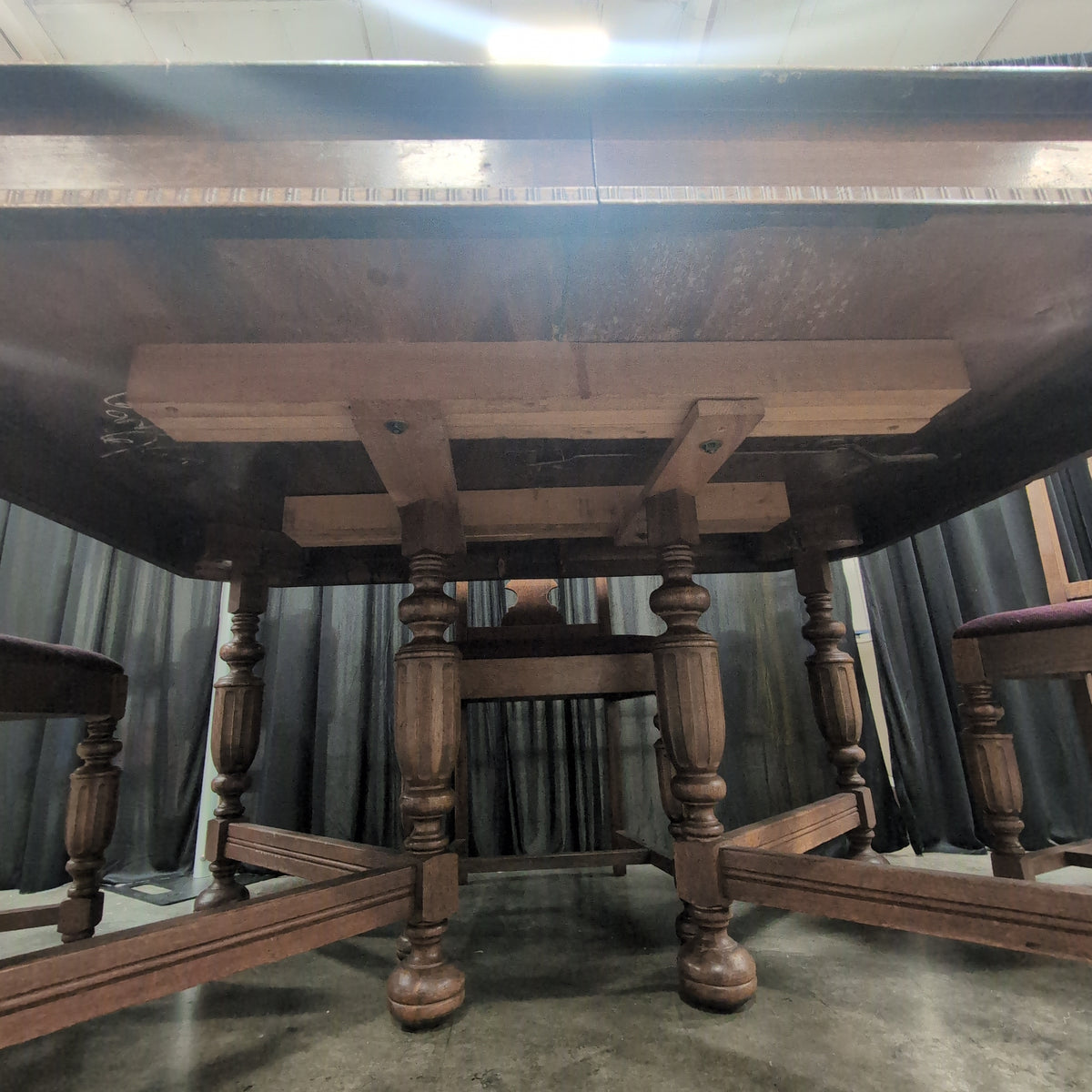 Octagonal Top Wood Dining Table with Turned Legs