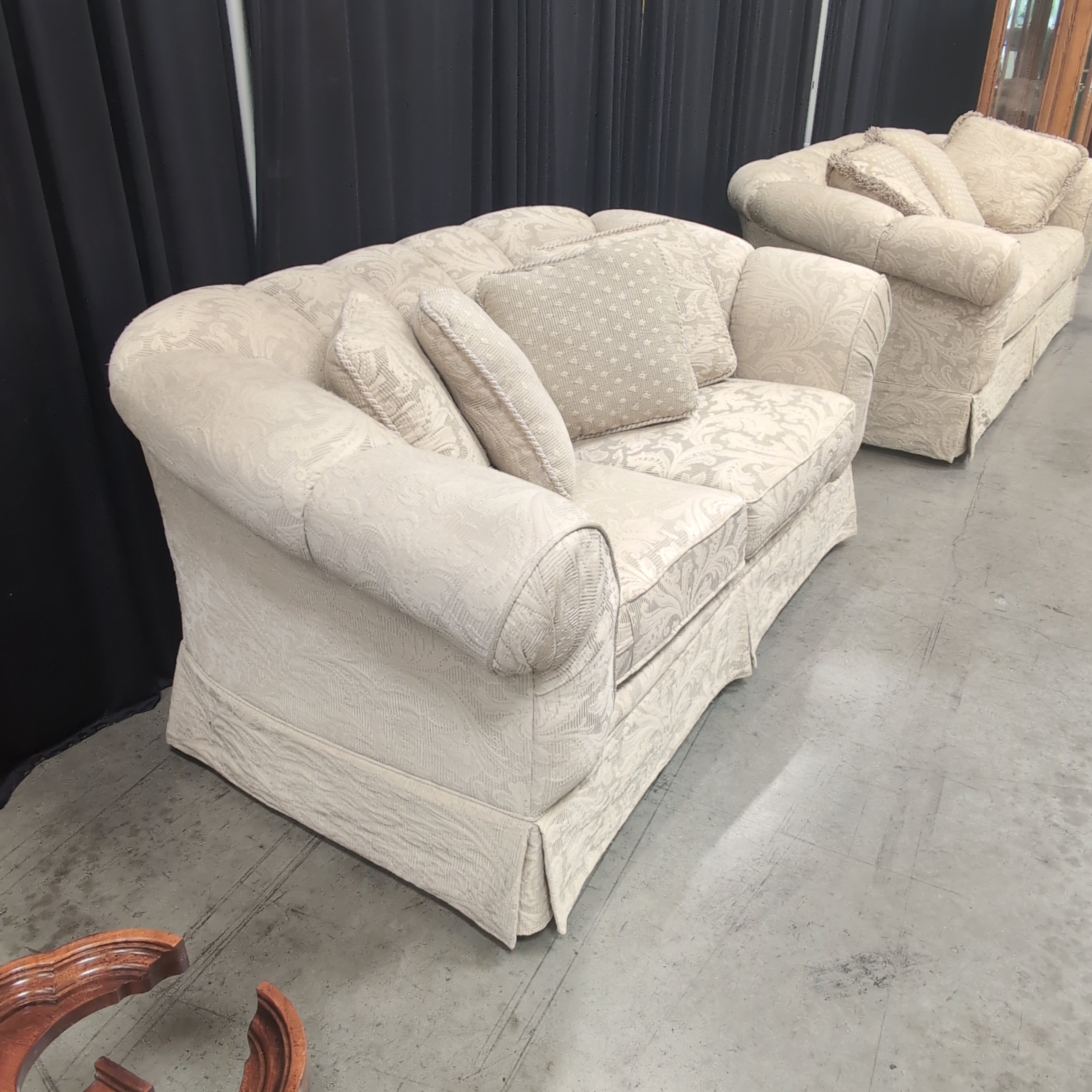 Traditional Beige Patterned Fabric Loveseat with Channel Tufting