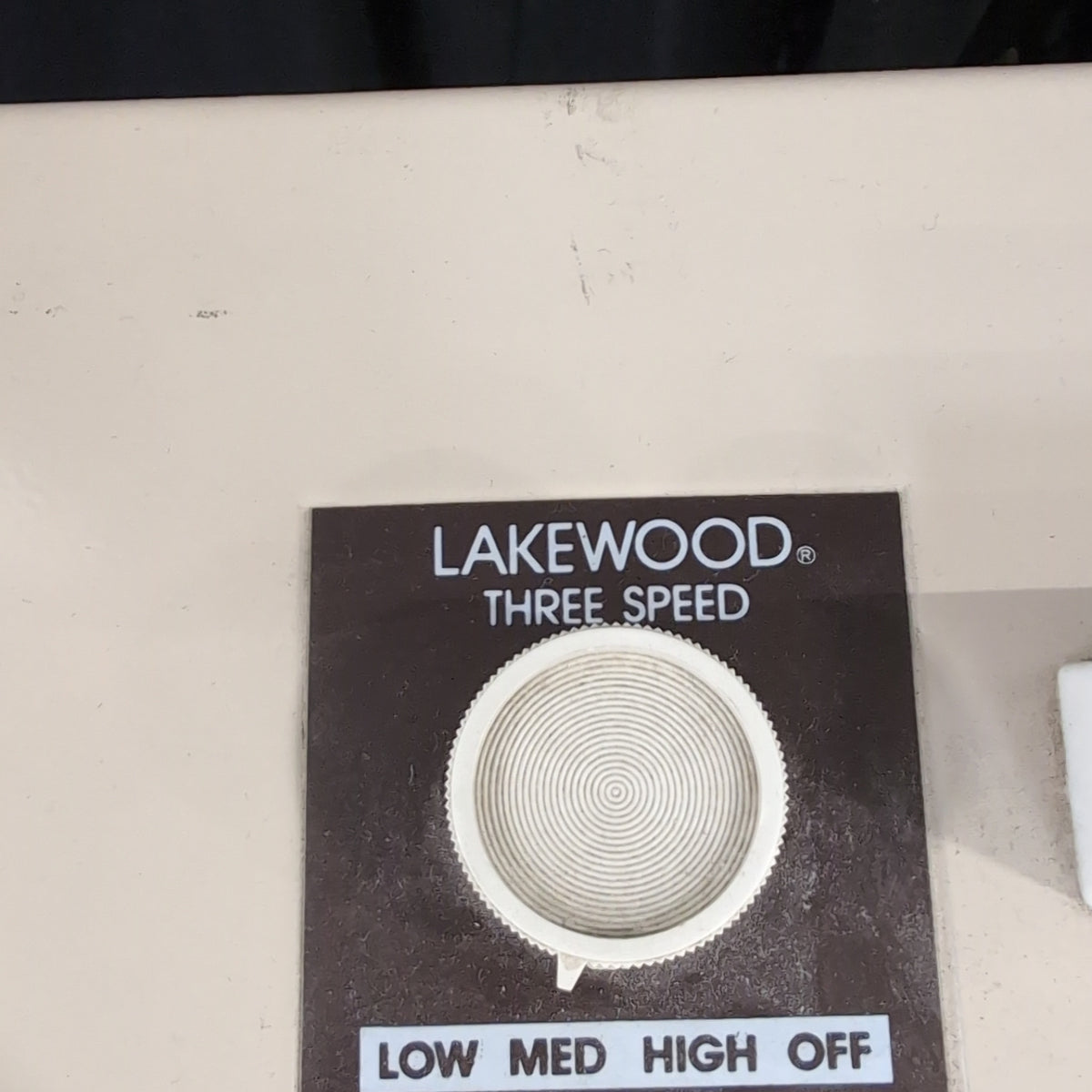 LAKE Beige Box Fan with Three Speed Settings
