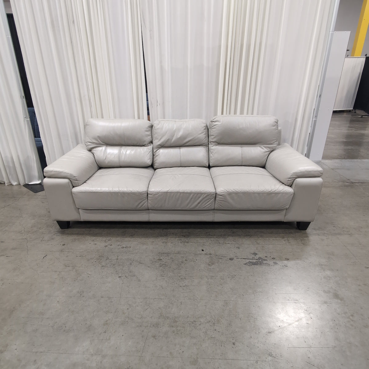 ANNI Light Grey Three-Seater Couch in Leather