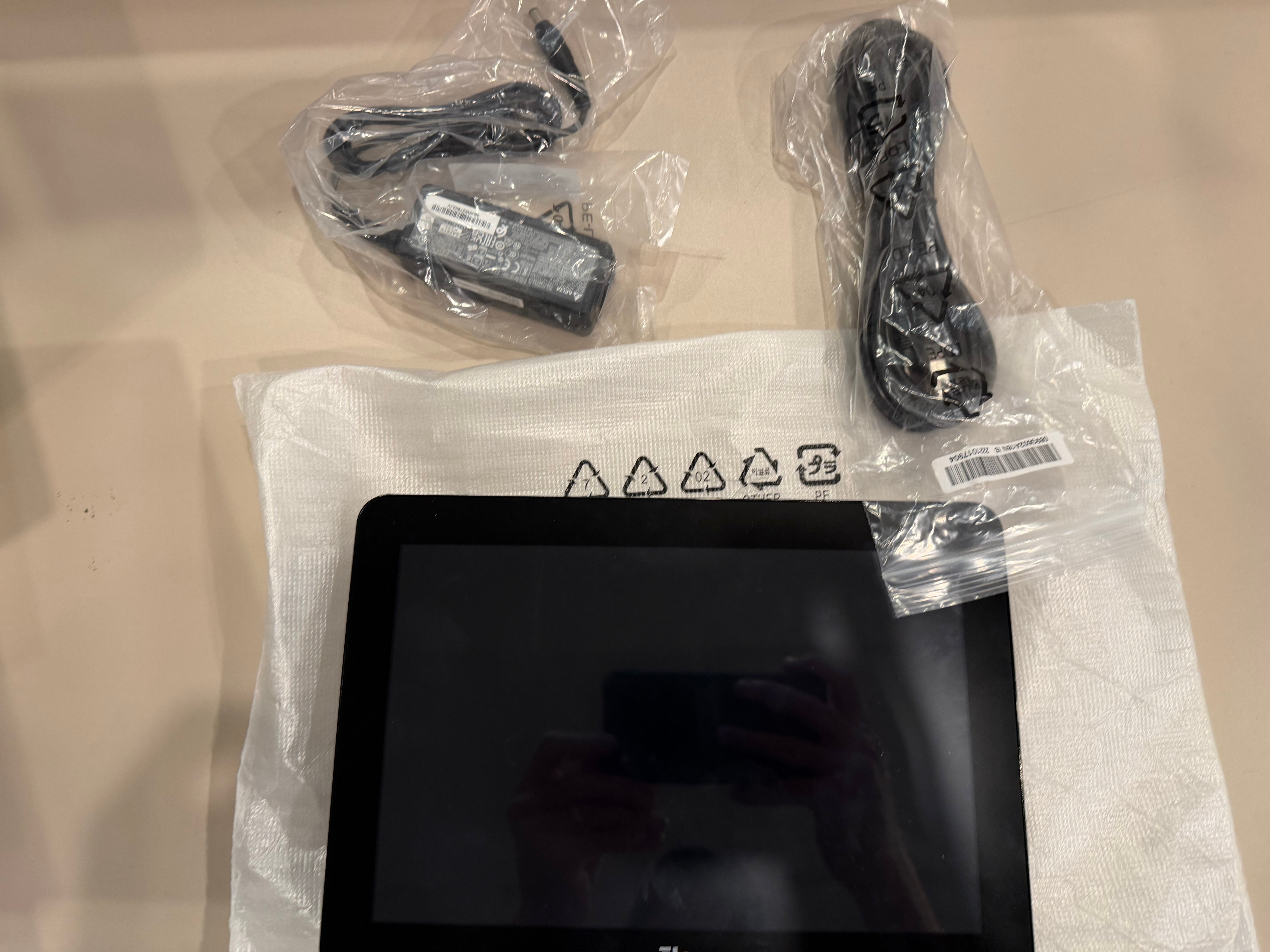 Elo 10.1" Touchscreen with Power Cord - No Stand or other cords - Model No. ET1002L-2UWC-1-G