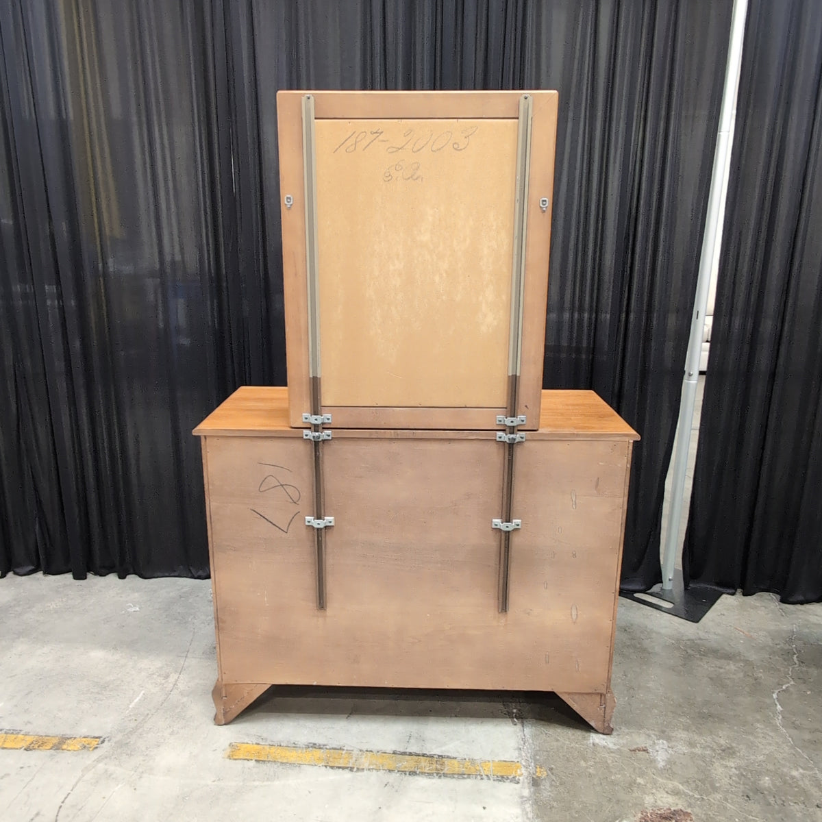 Traditional Honey Tone Wood Dresser with Mirror