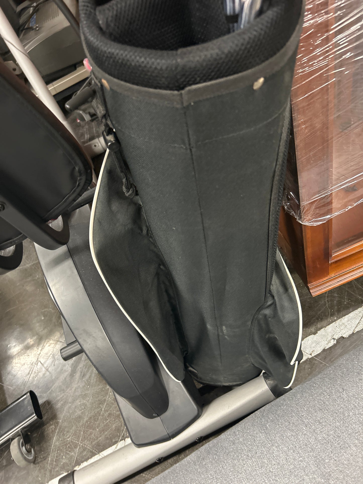Golf Bag With 3 Clubs