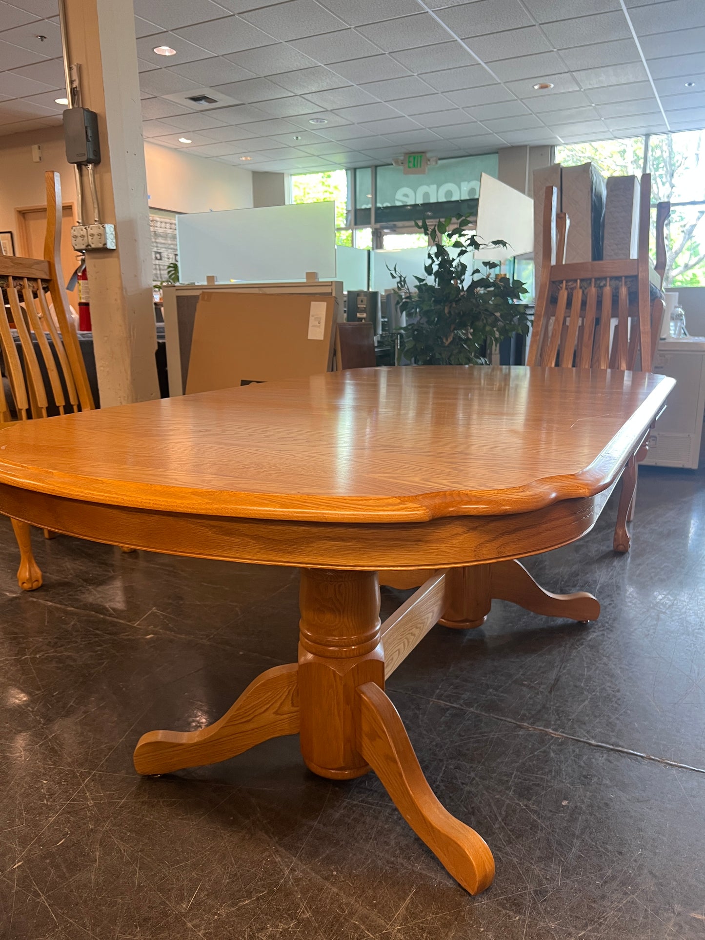 Oval Oak Dinning Table with Six Chairs with Floral Accent