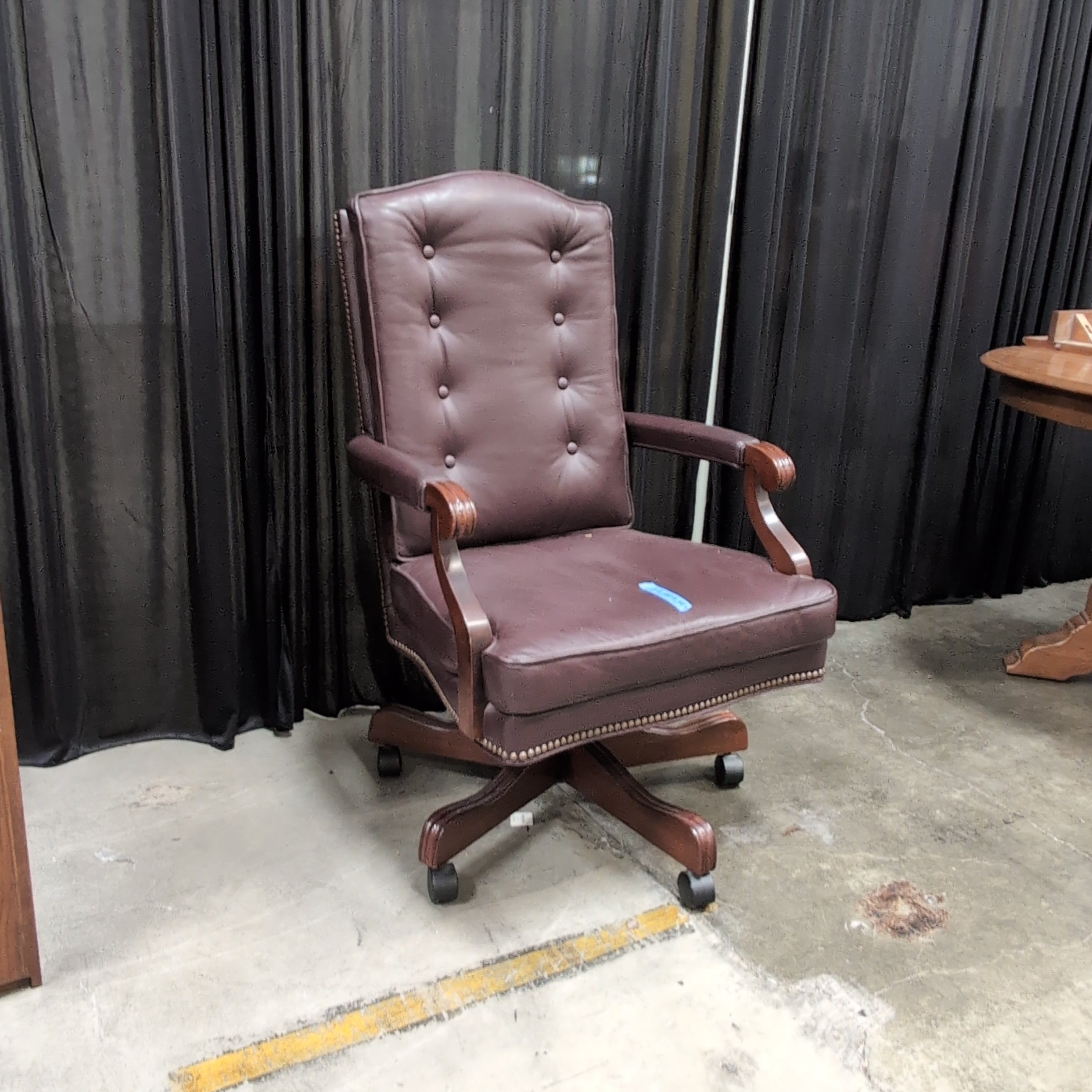 Traditional Brown Tufted Office Chair with Wood Arms