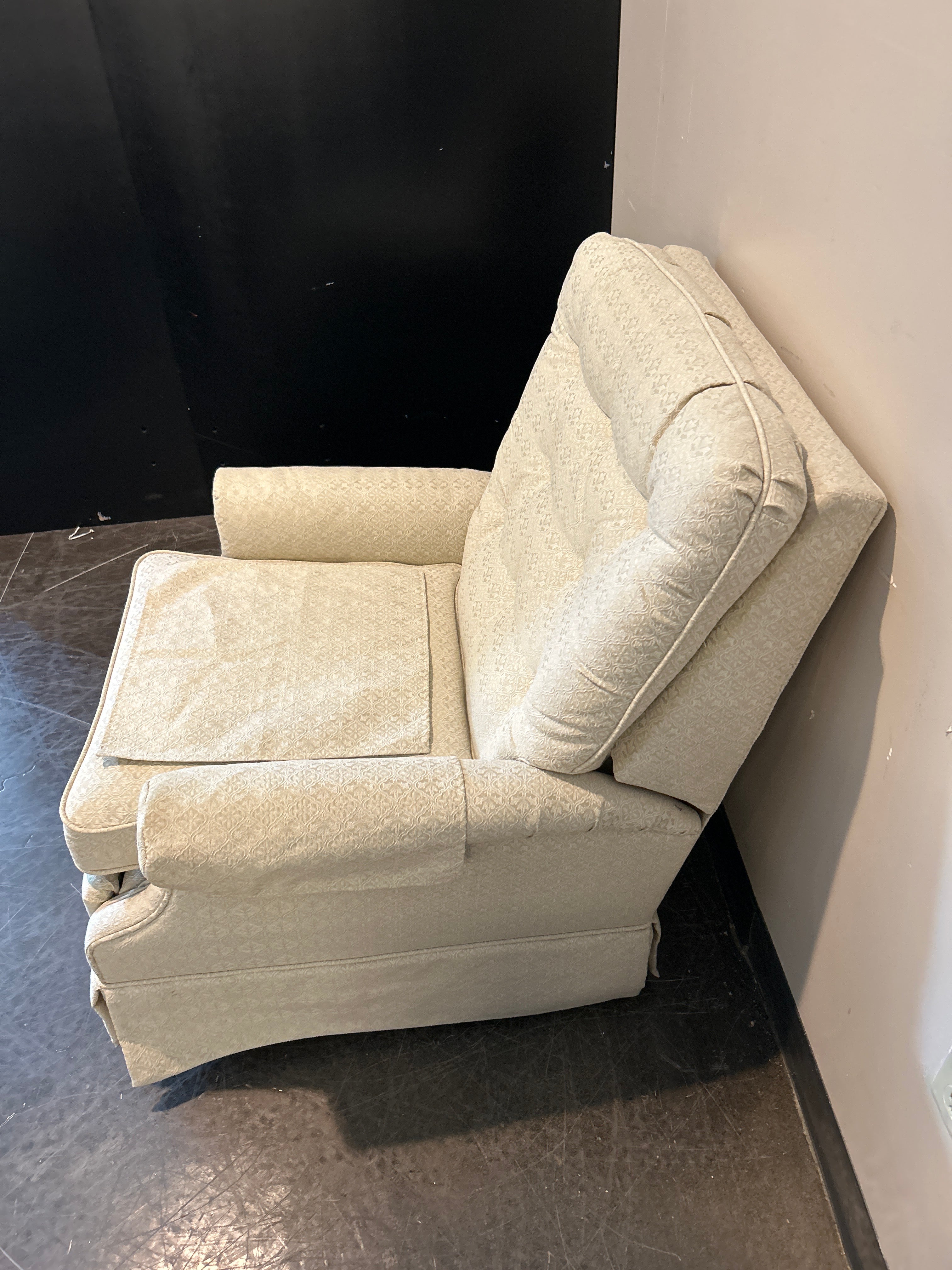 Barcalounger Beige Recliner Chair – Tufted Back & Rolled Arms