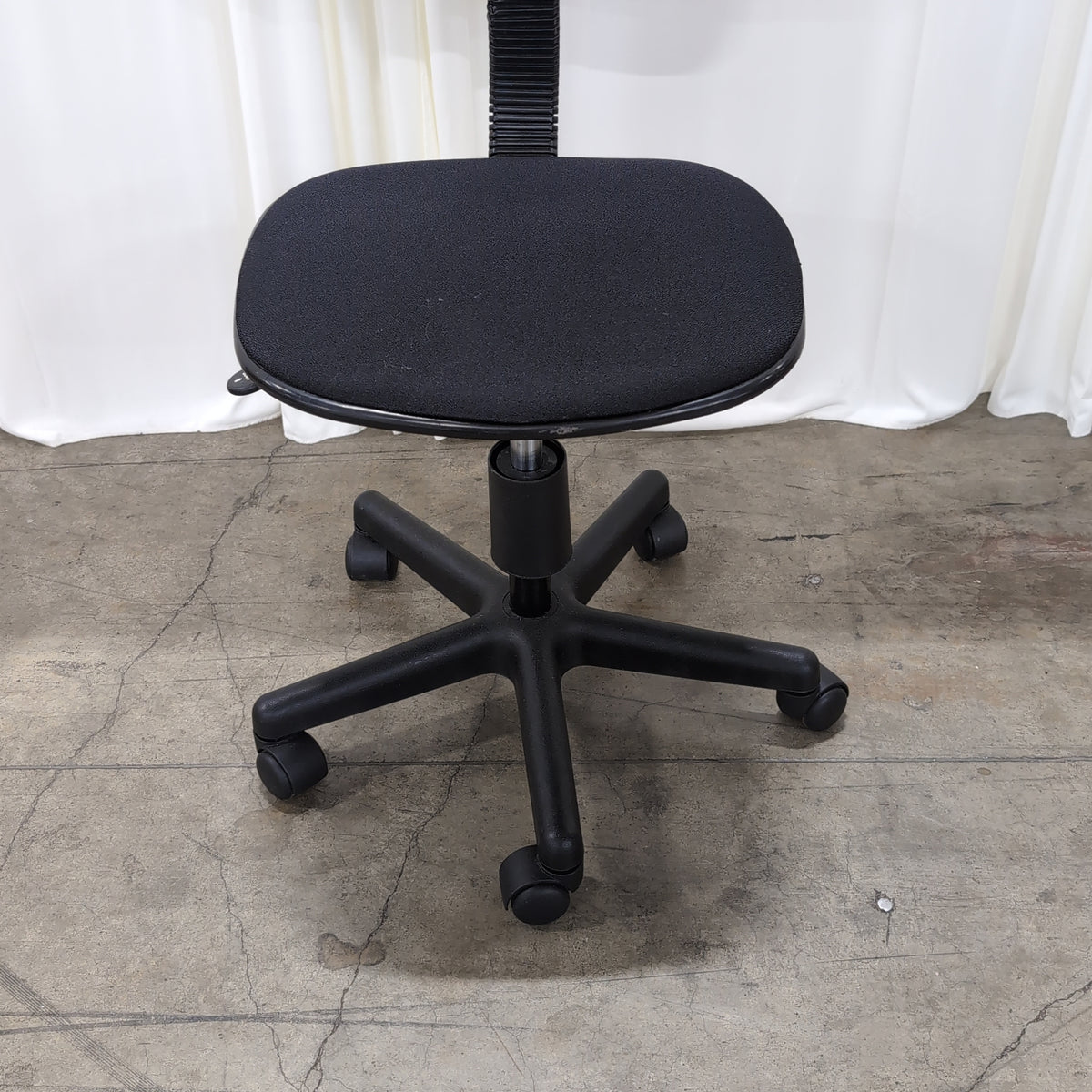 Black Fabric Swivel Office Chair with Casters