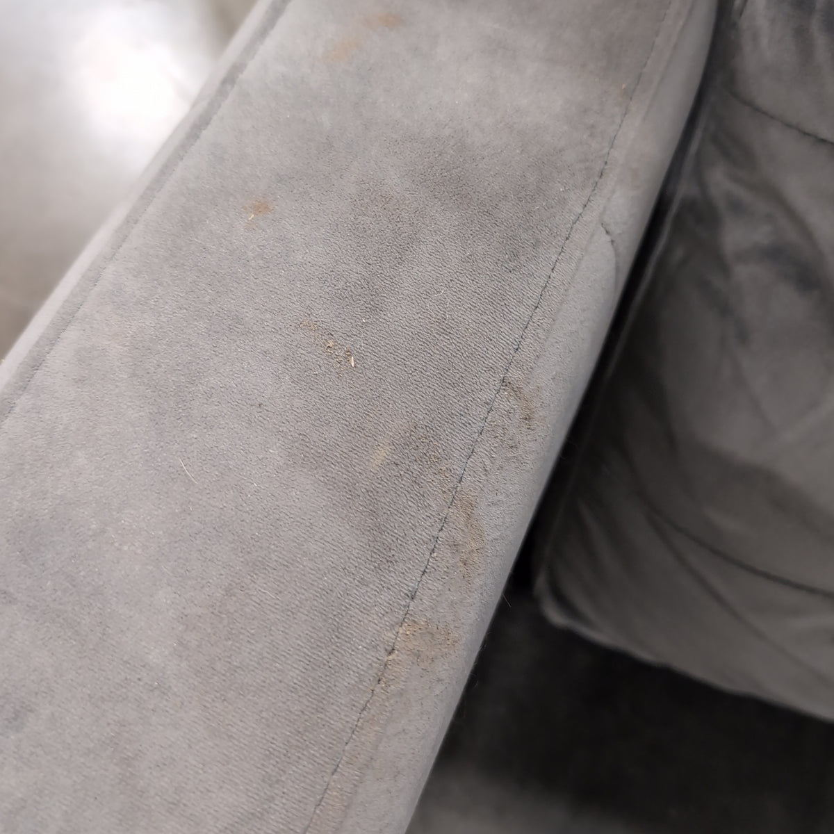 Tufted Grey Velvet Loveseat
