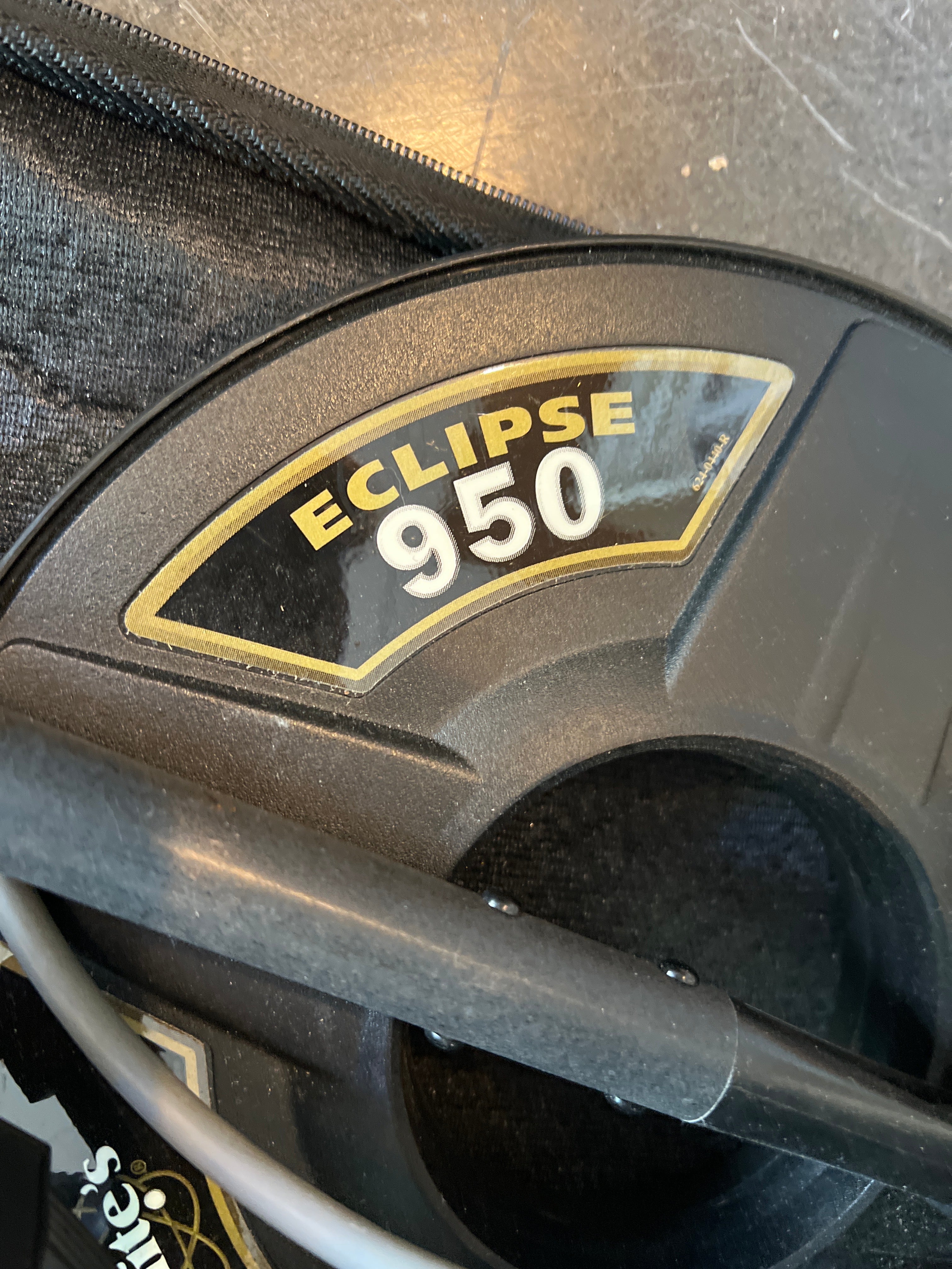 White’s MXT Eclipse Metal Detector Set