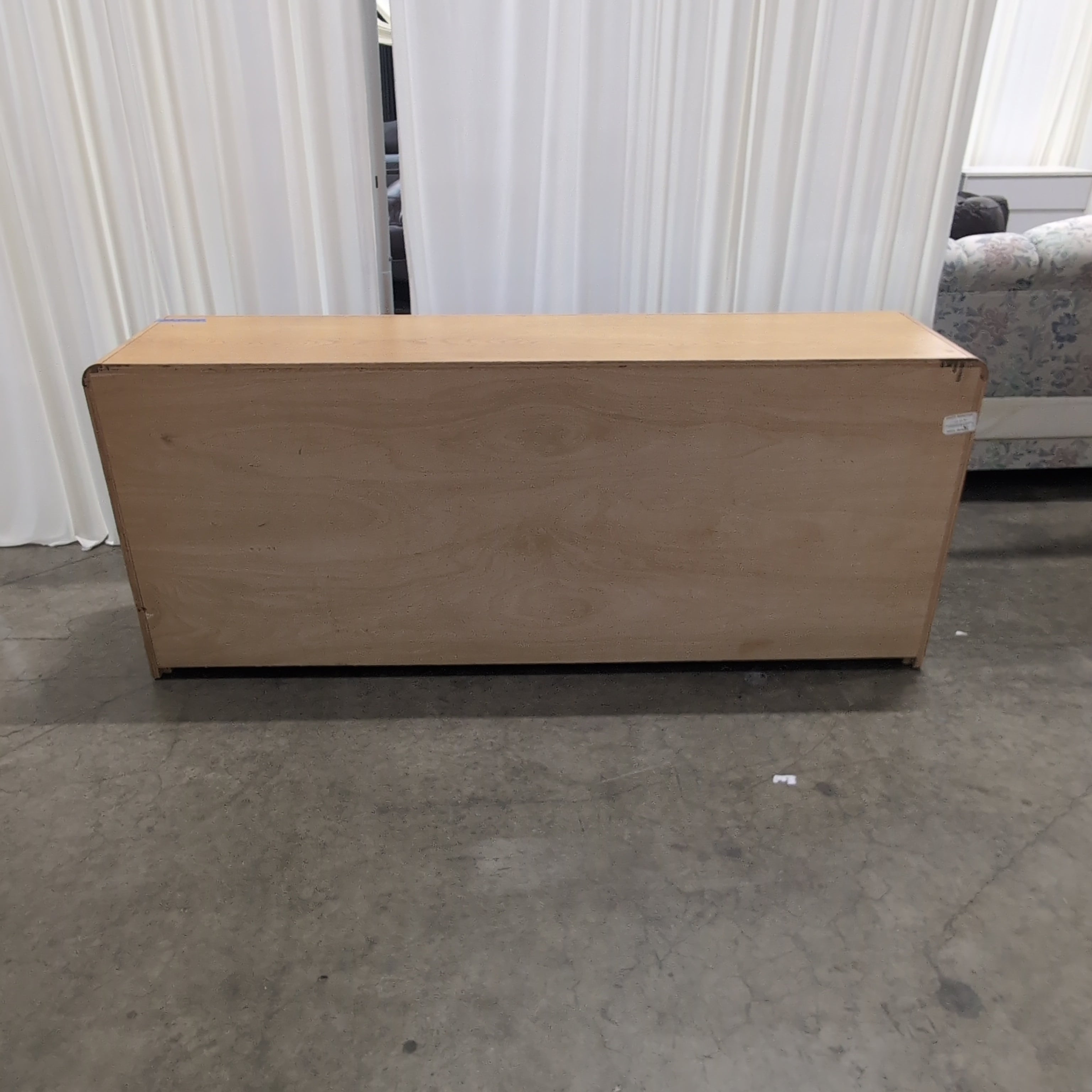 Light Oak Finish Fluted Front Dresser