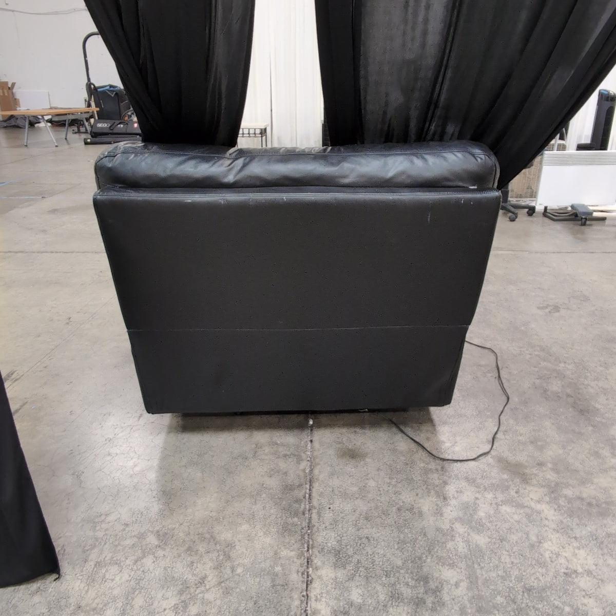 Black Leather Tufted Recliner with Reclining Mechanism