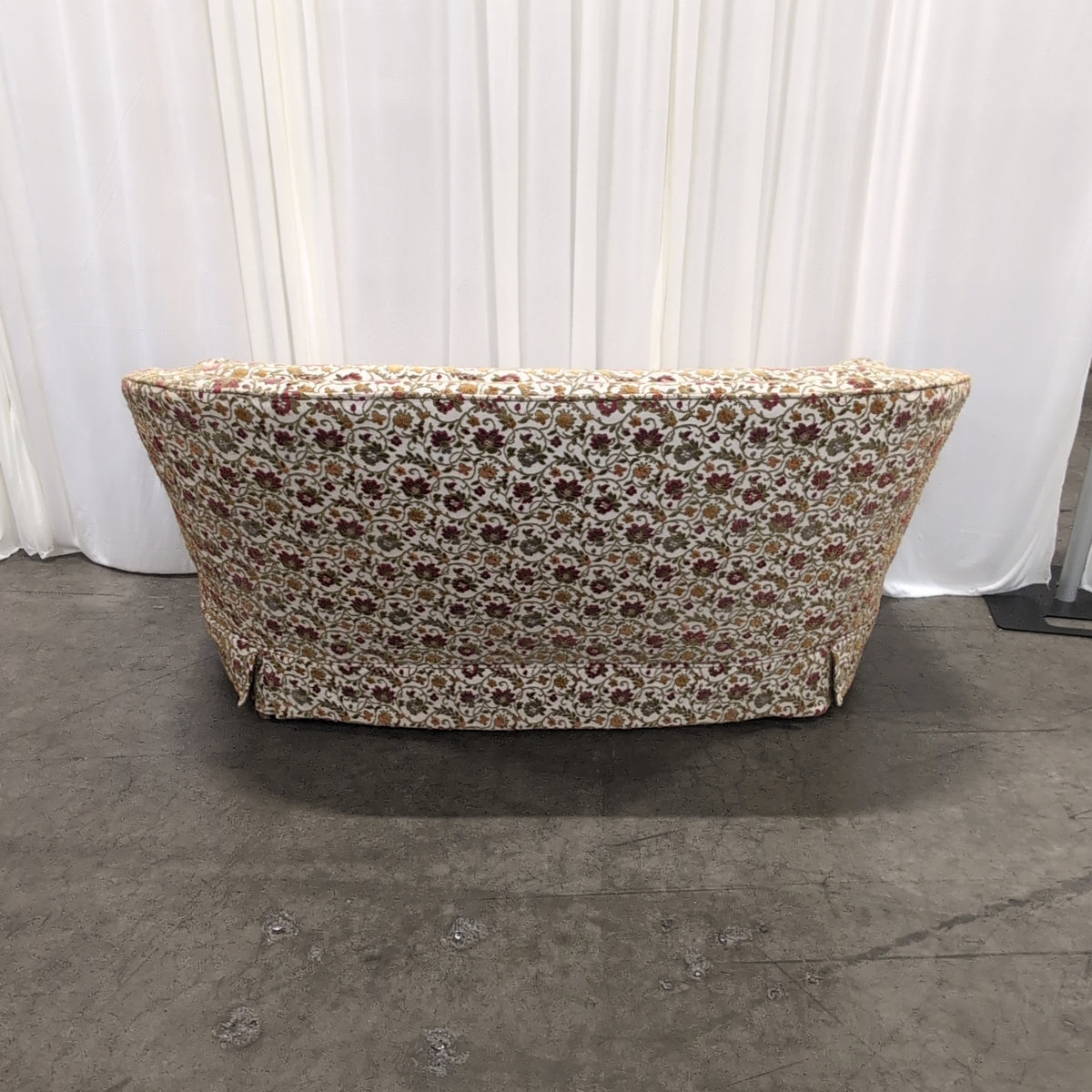 Floral Upholstered Tufted Rolled Arm Loveseat