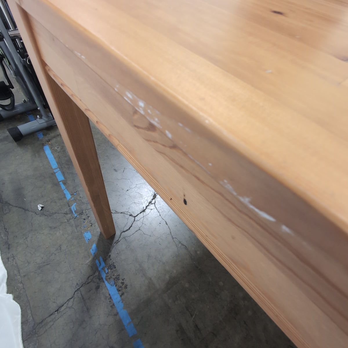 Rectangular Light Brown Dining Table in Solid Wood