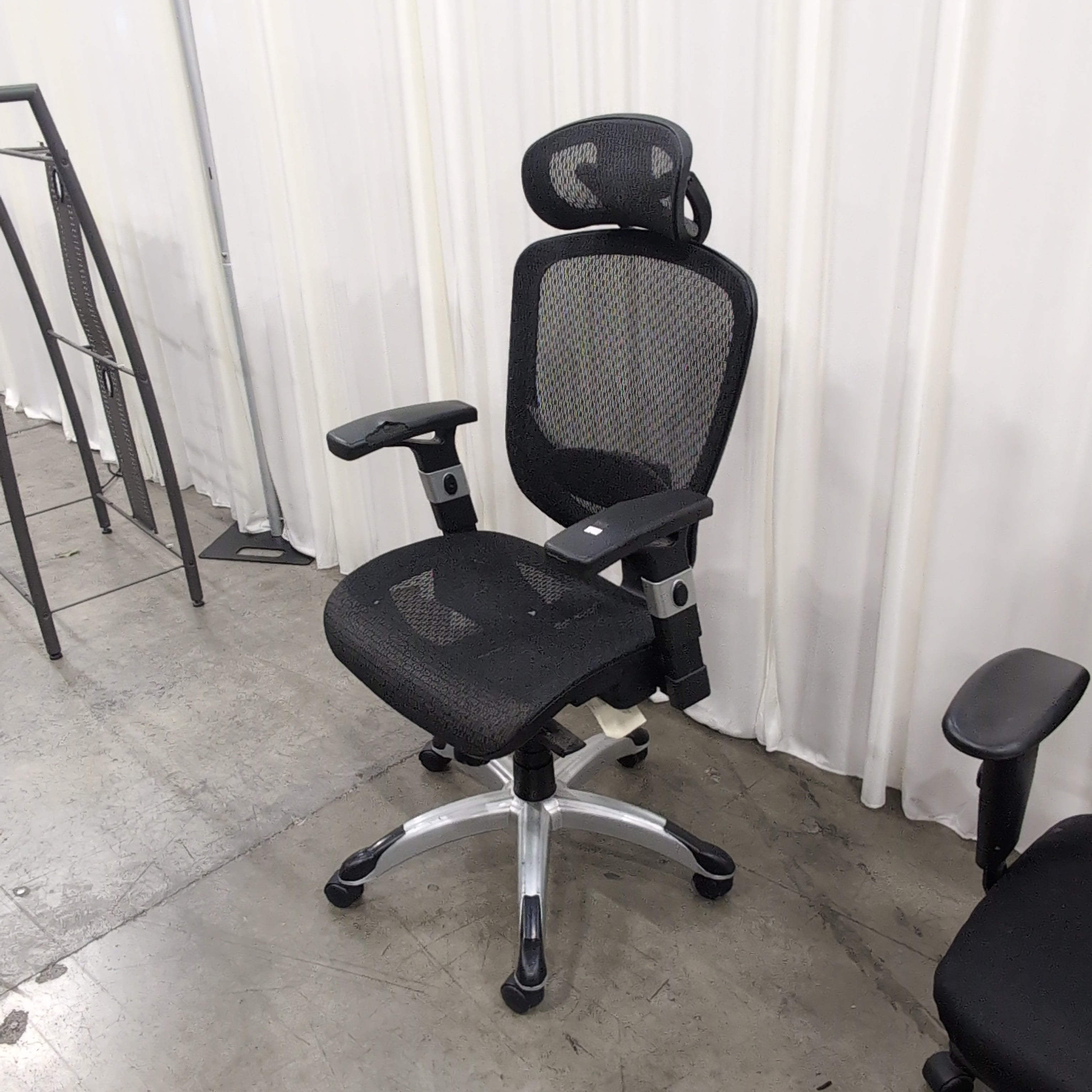 Black Mesh Ergonomic Office Chair with Headrest