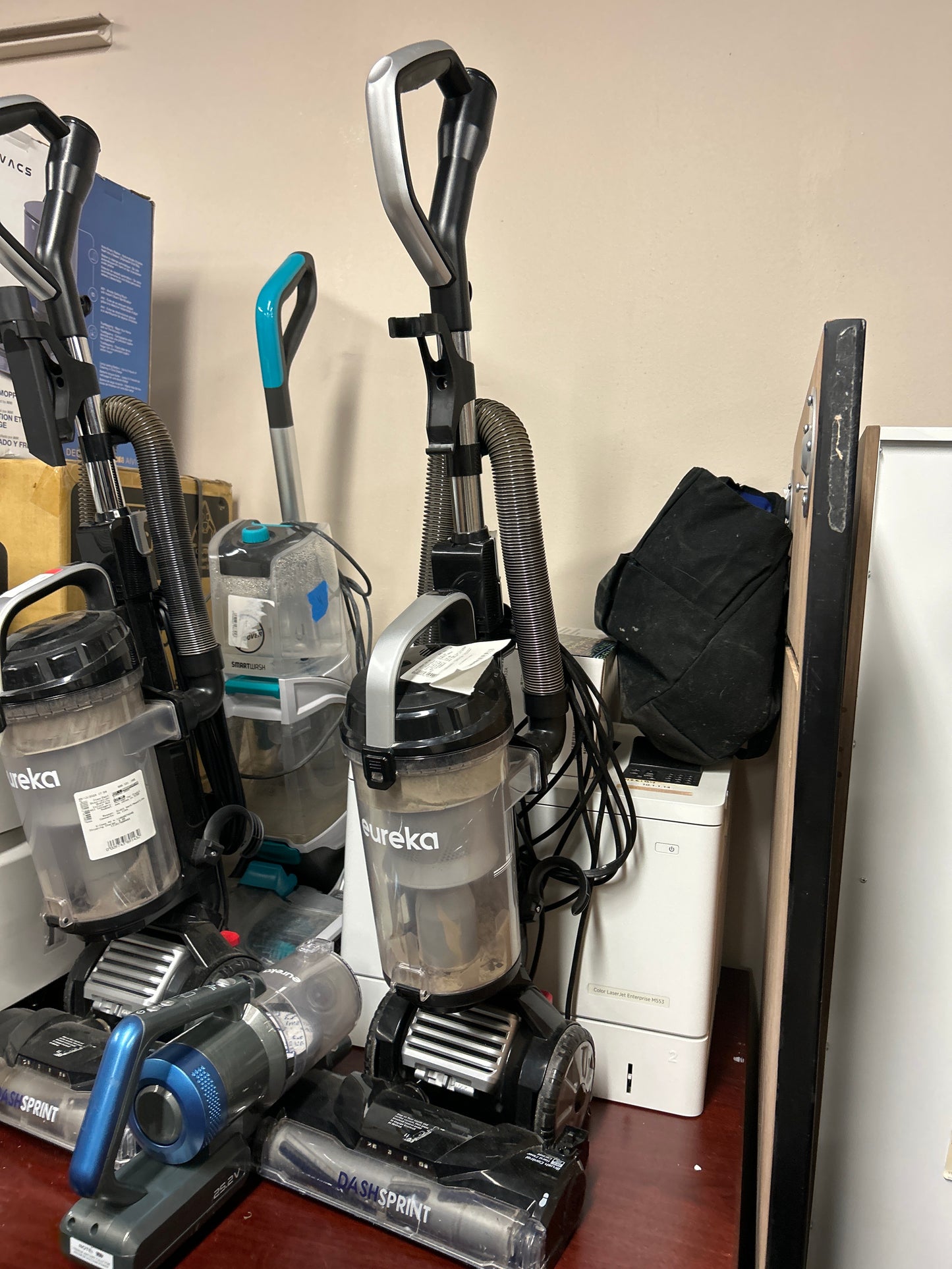 EUREKA DASHSPRINT NEU612 Upright Vacuum