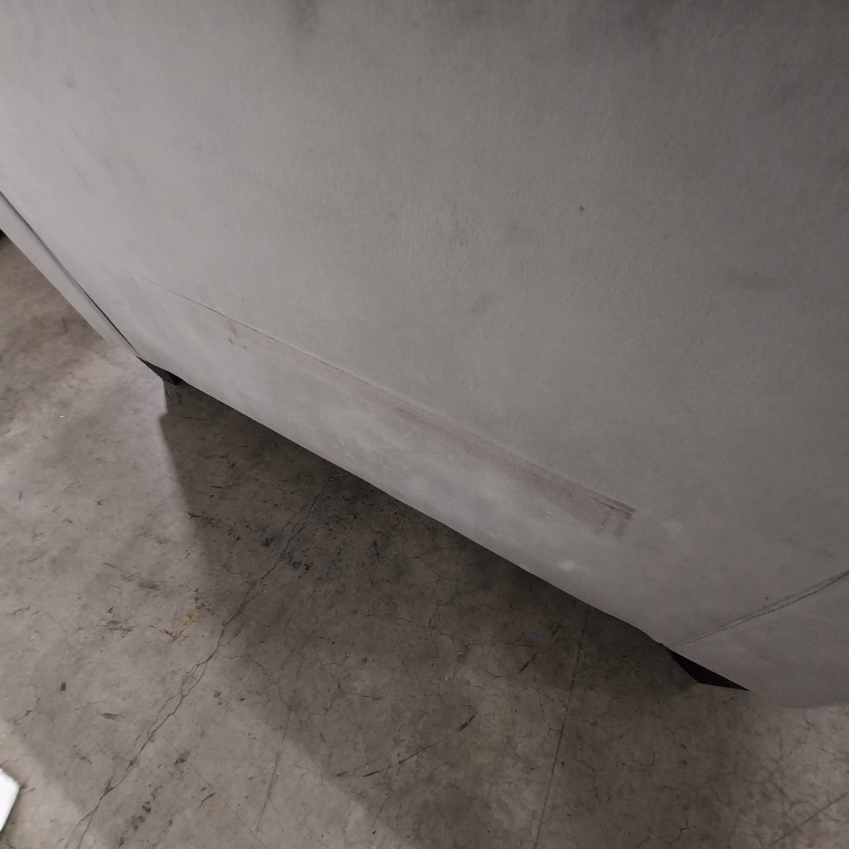 Contemporary Grey Tufted Armchair in Velvet
