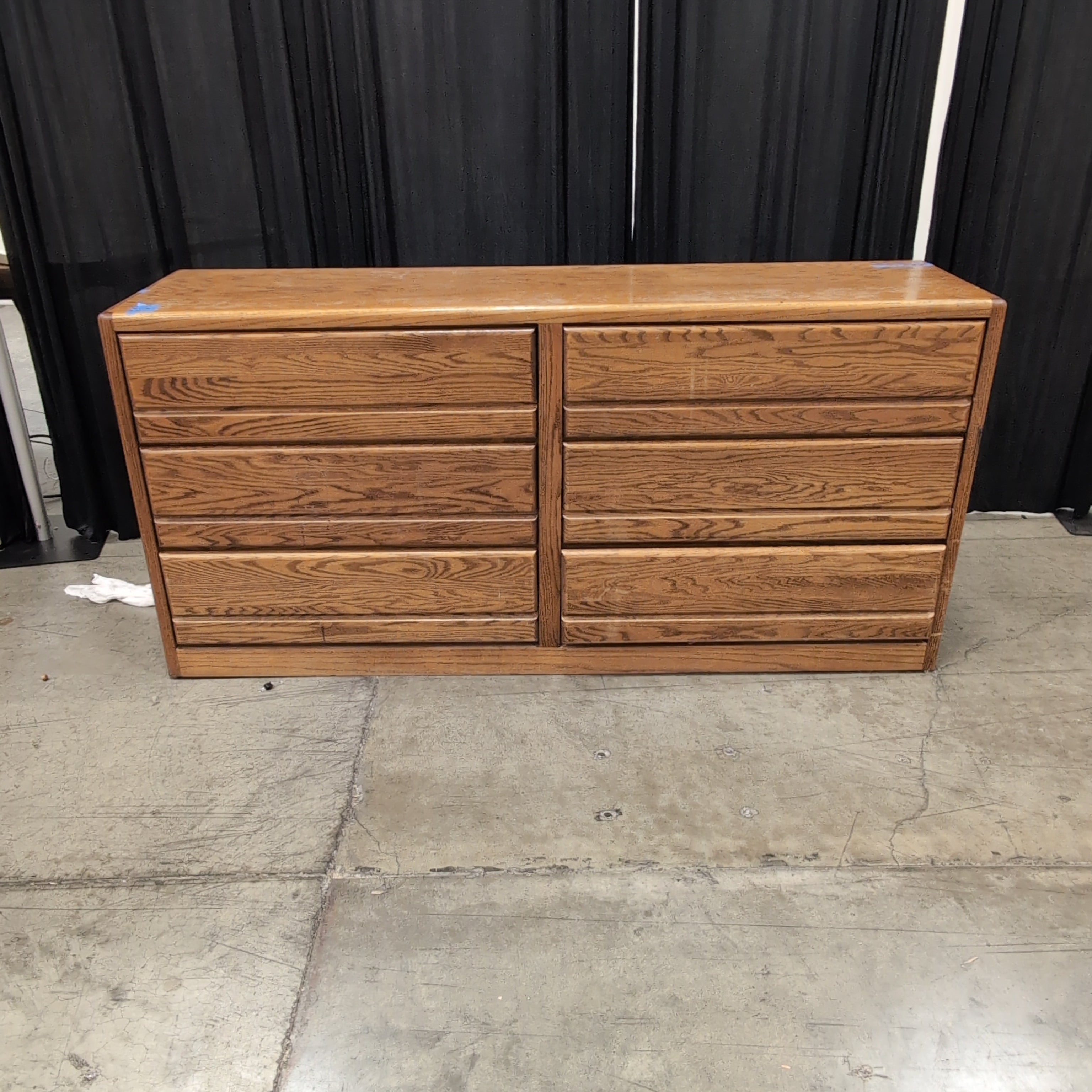 Light Brown Oak Grain Six-Drawer Dresser