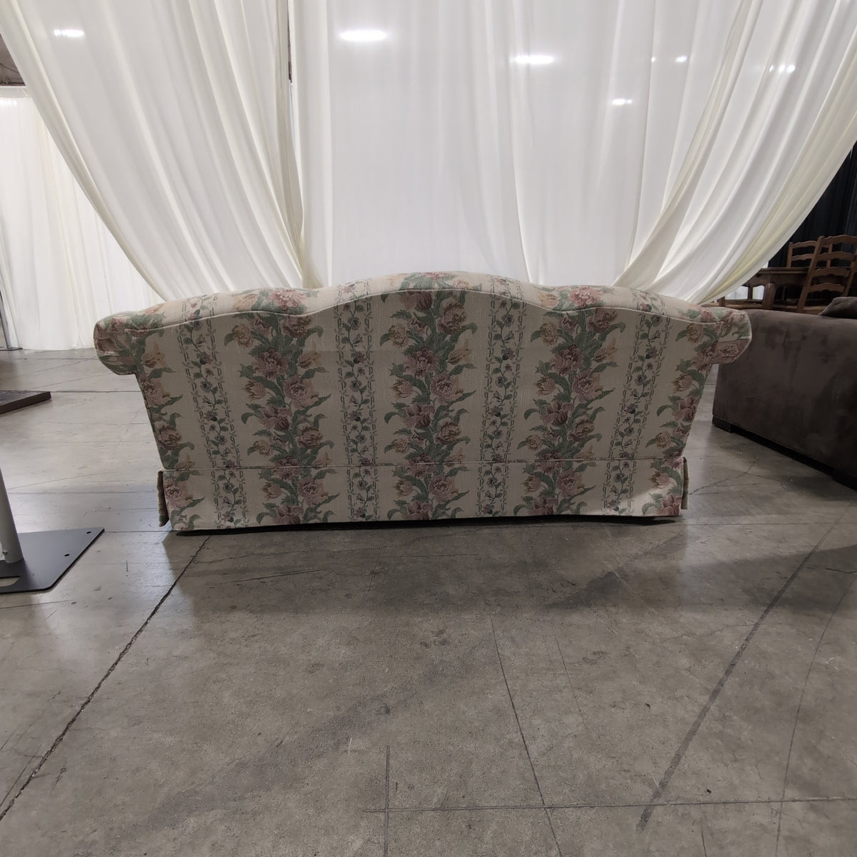 Flexsteel Industries Traditional Floral Patterned Skirted Couch