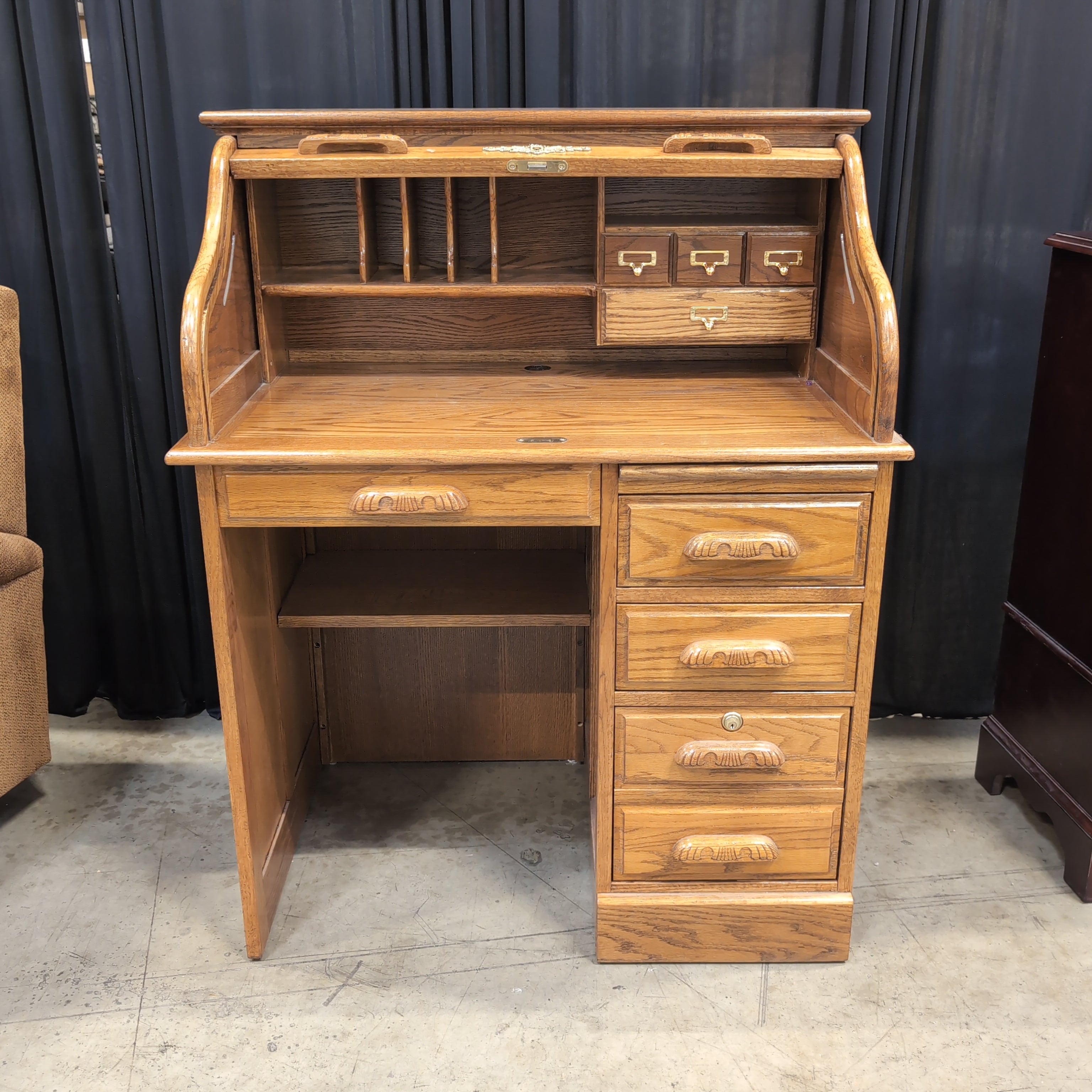 Traditional Oak Roll-Top Desk with Multiple Drawers