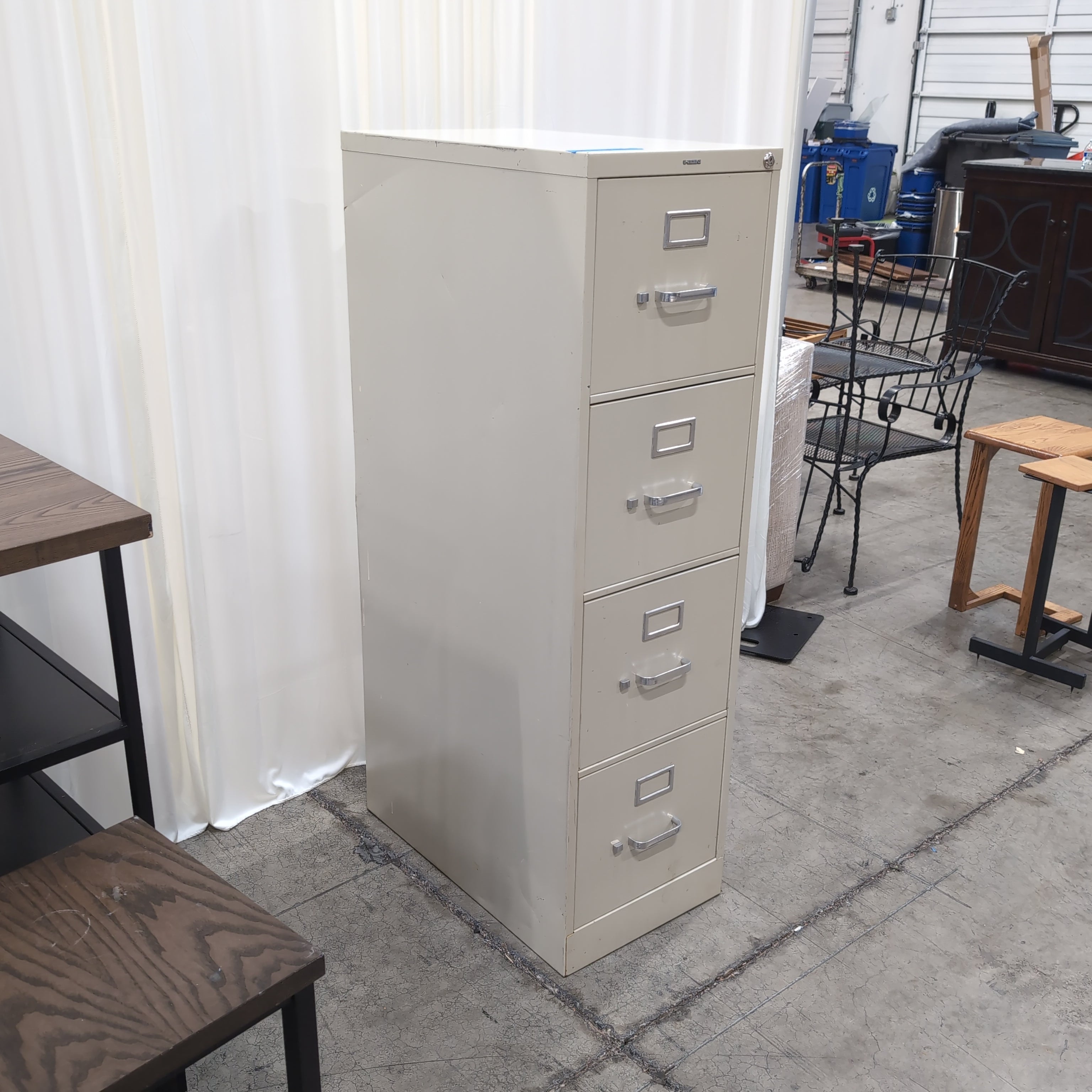 HON Grey Four-Drawer Filing Cabinet in Metal