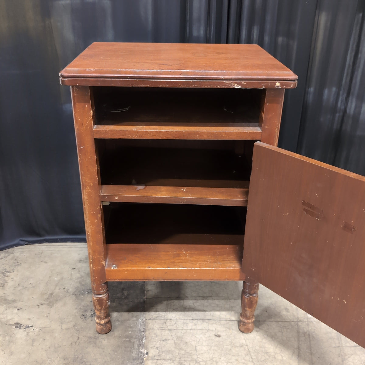 Traditional Reddish-Brown Wood Nightstand with Cabinet Door