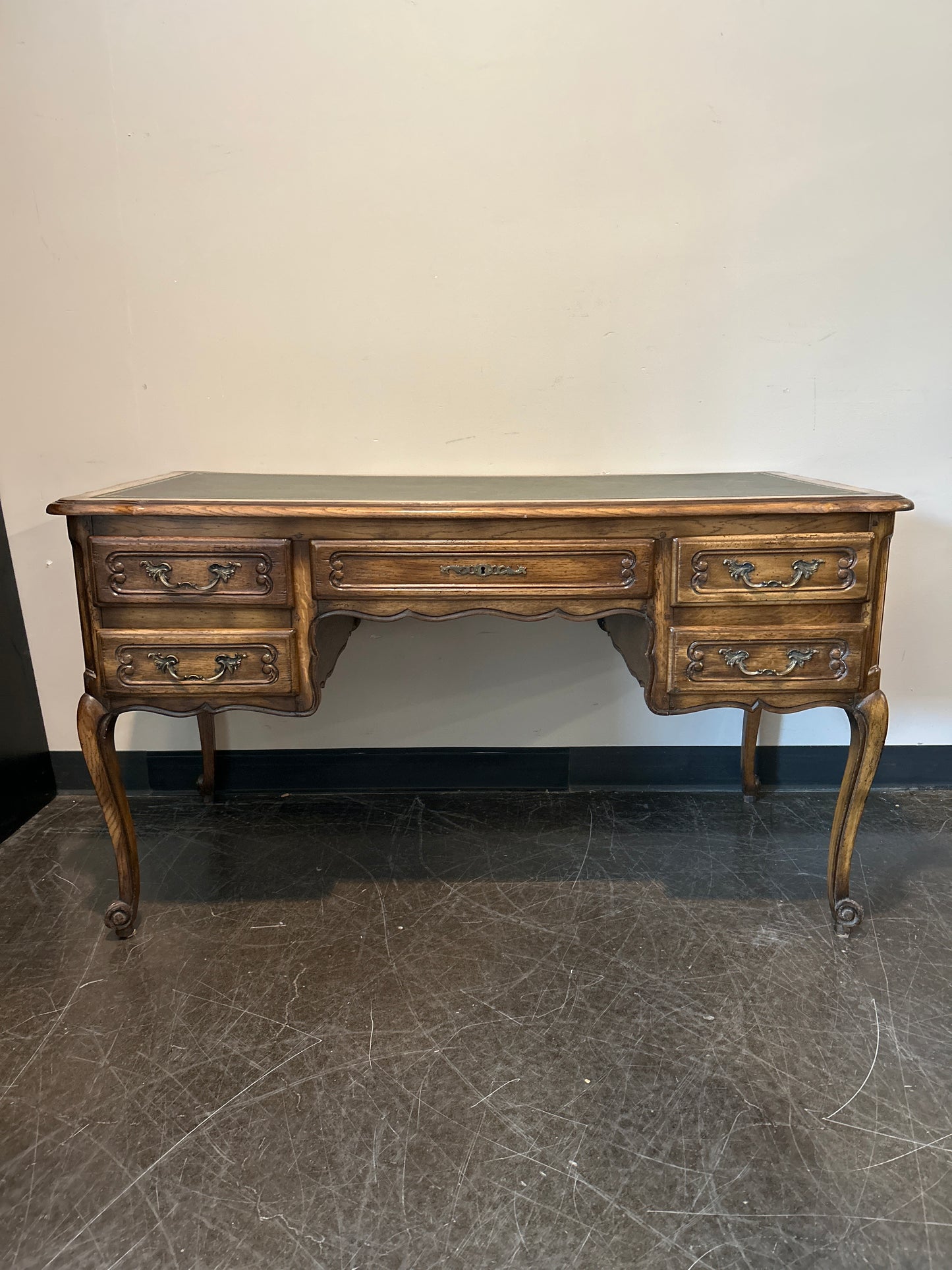 Antique-Style Writing Desk with Leather Top – Carved Legs, 5 Drawers