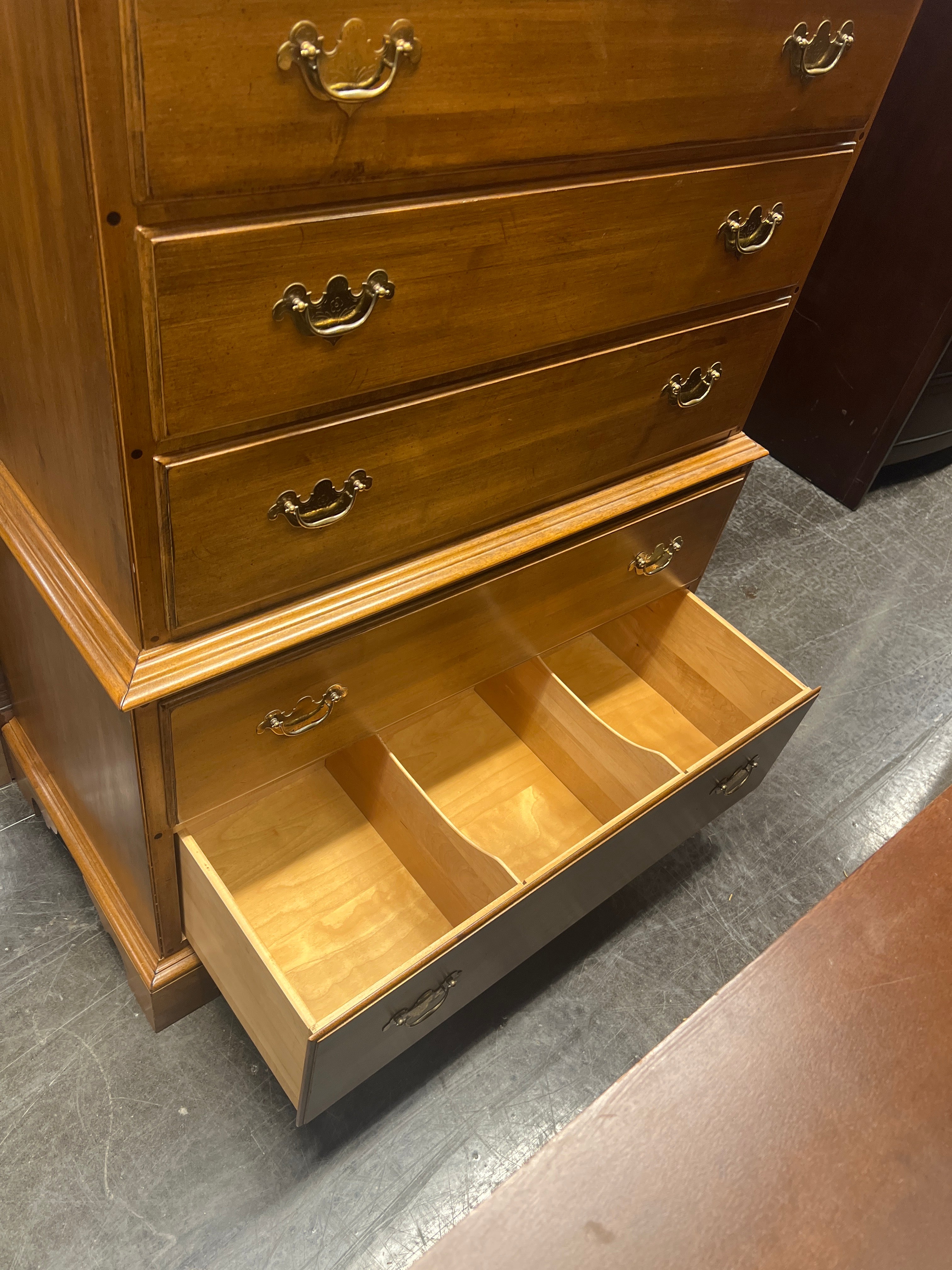 Traditional Seven-Drawer Wooden Dresser Chest
