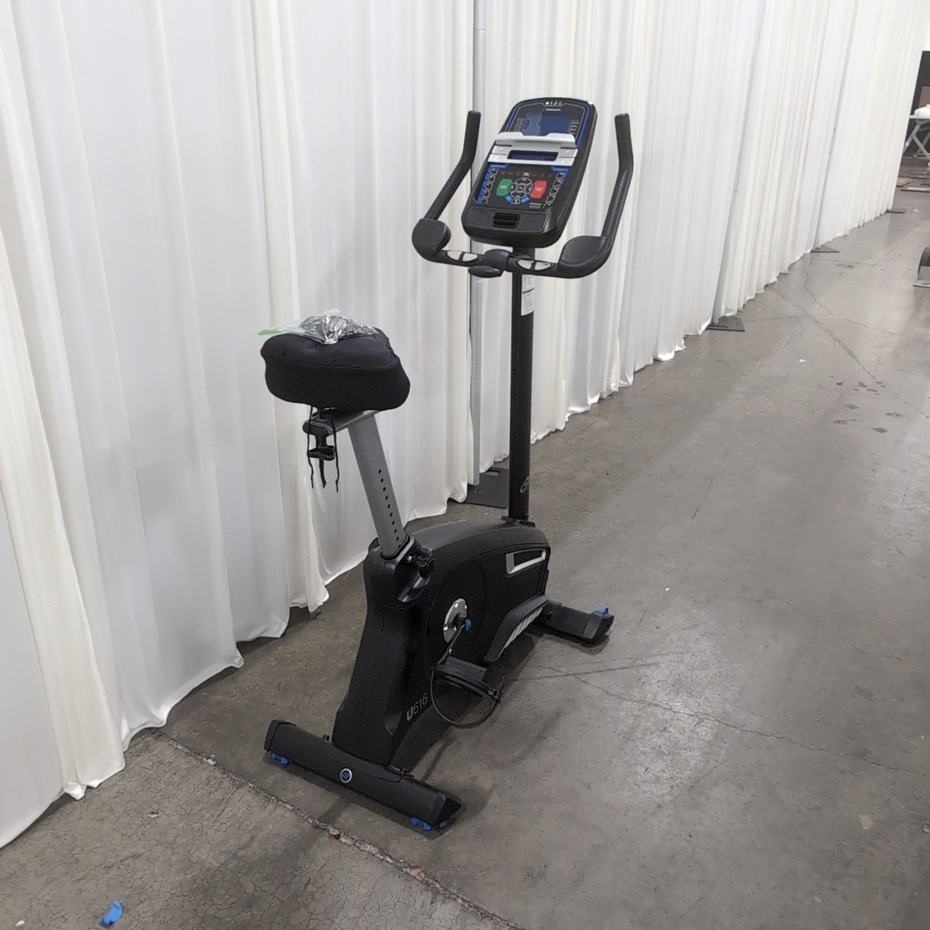 Black Nautilus Adjustable Indoor Cycling Exercise Bike