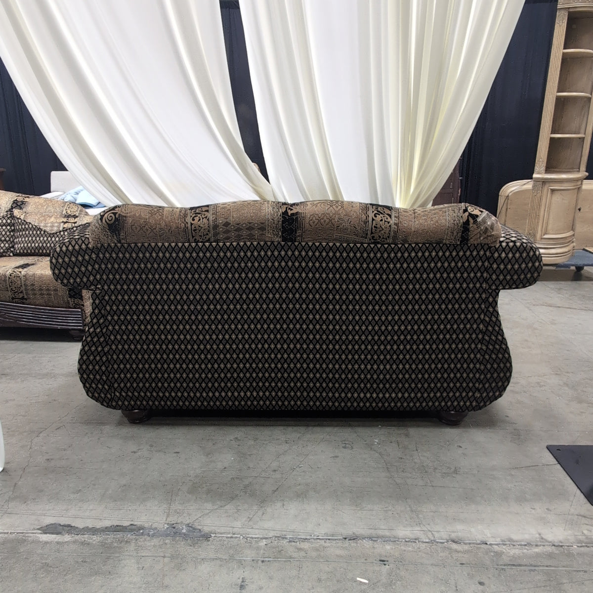 Multi-Tone Fabric Loveseat with Geometric Pattern