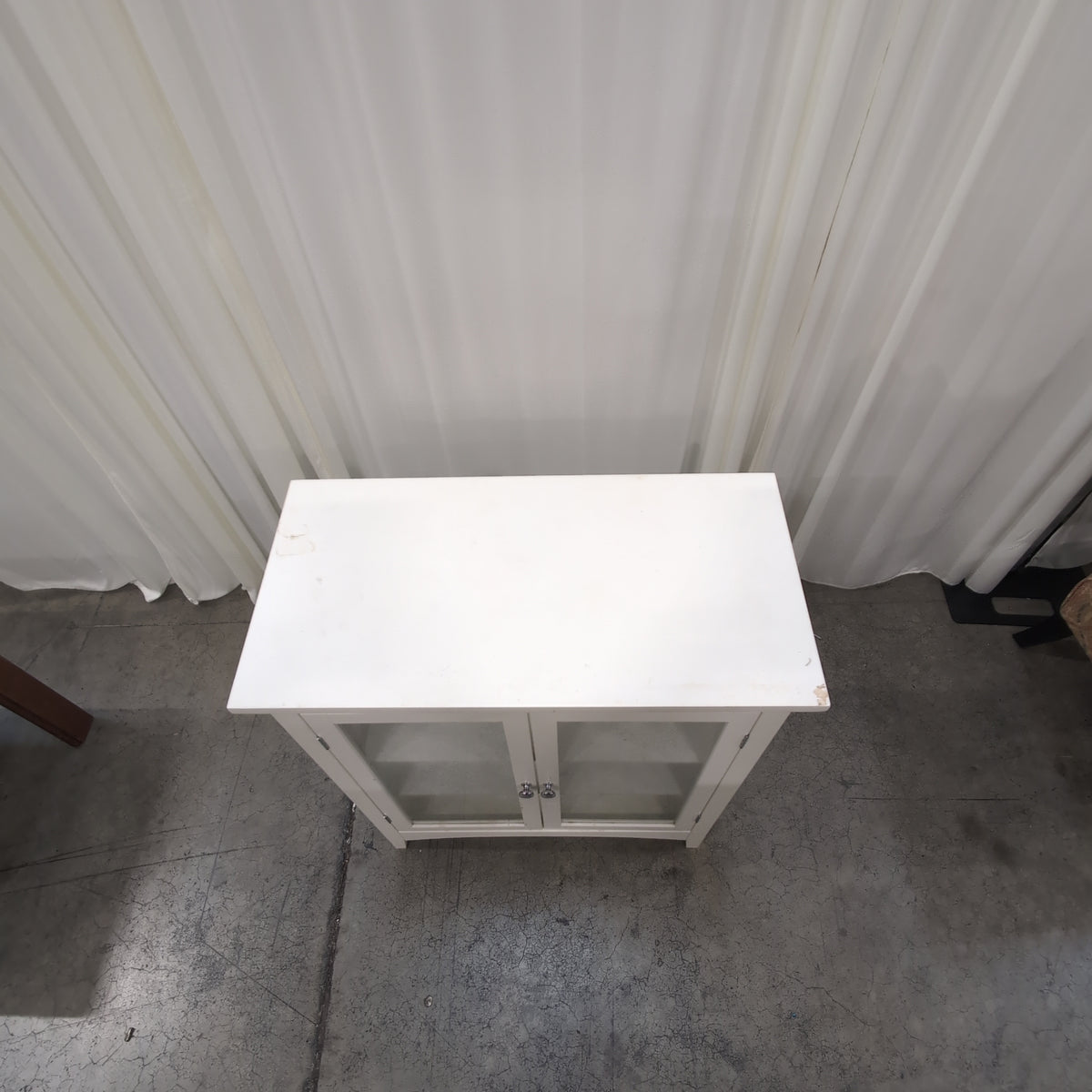 White Wood Display Cabinet with Glass Doors