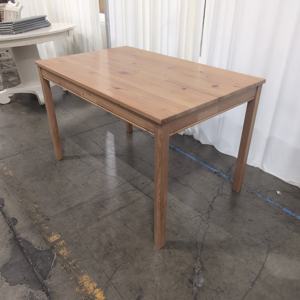 Rectangular Light Brown Dining Table in Solid Wood
