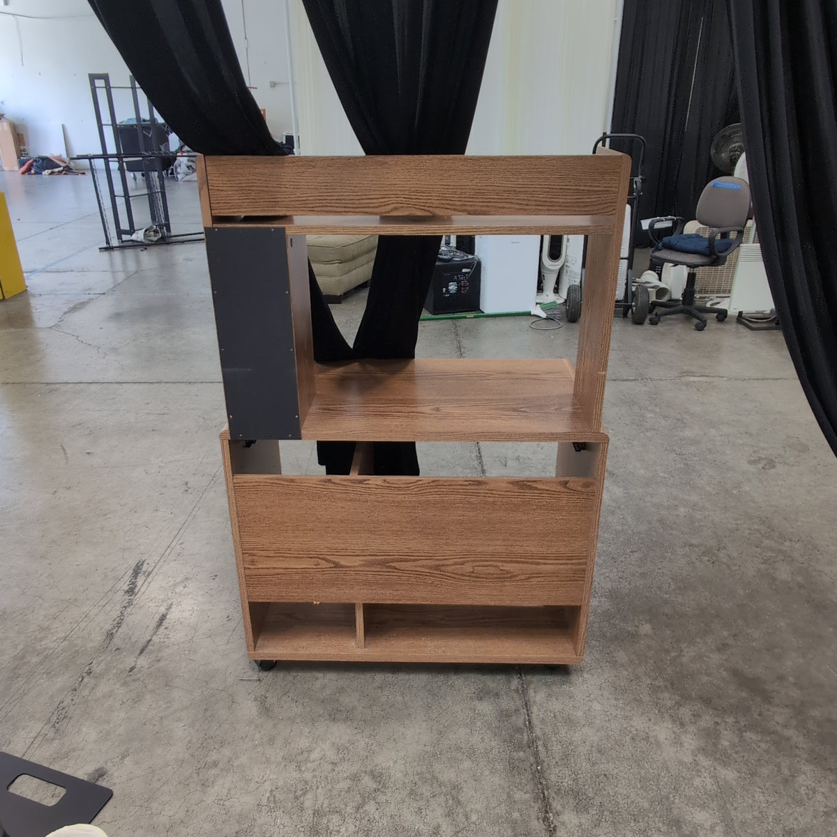 Rolling Wood Grain Computer Desk with Hutch