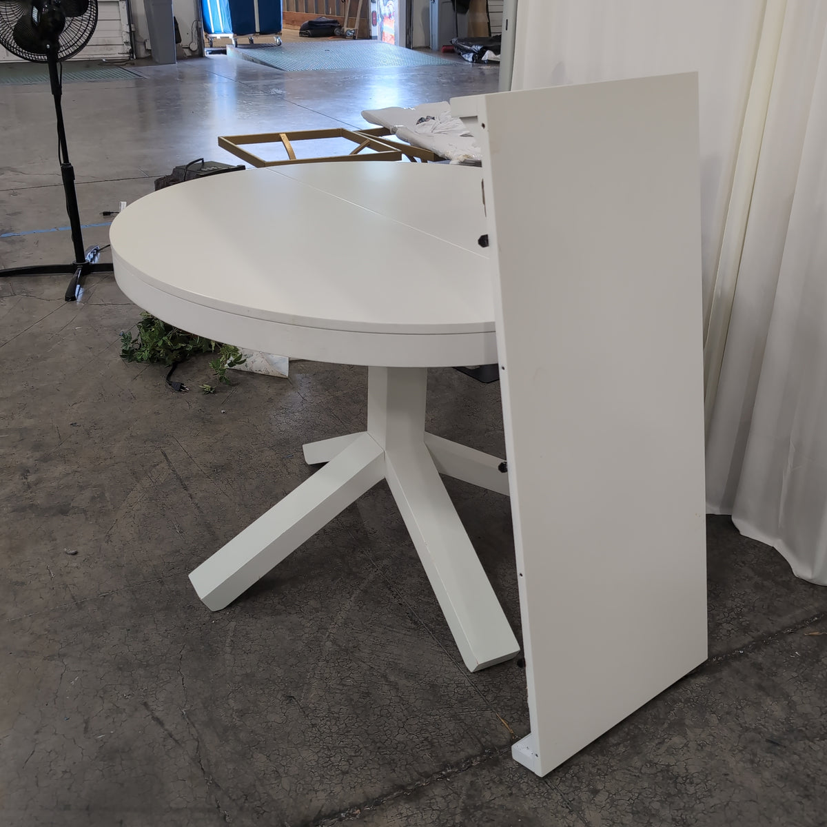 White Round Dining Table with Extension Leaf