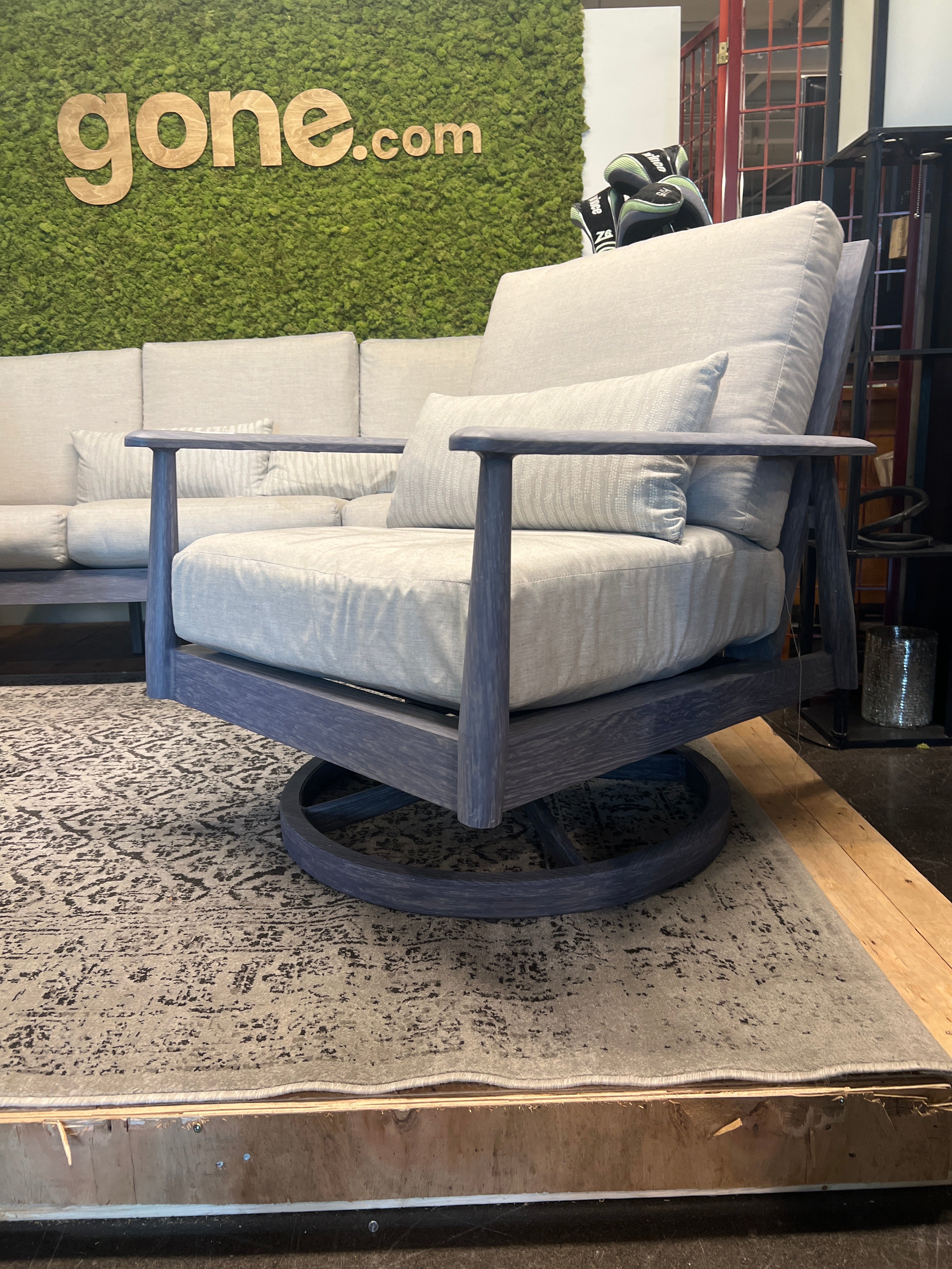 Ebel Novara Aluminum Swivel Rocker Outdoor Patio Lounge Chair