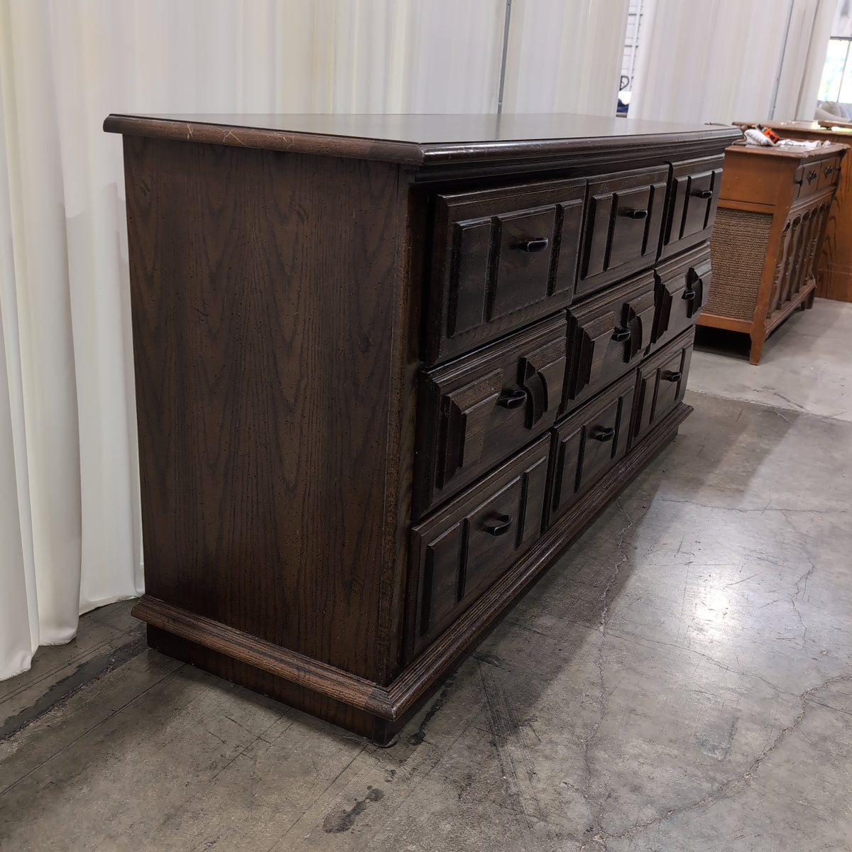 Traditional Dark Wood Nine-Drawer Dresser