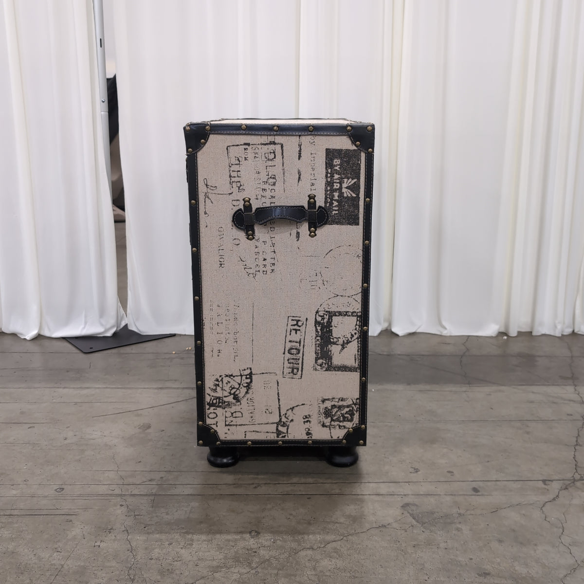 Vintage Style Three-Drawer Accent Chest with Trunk Details