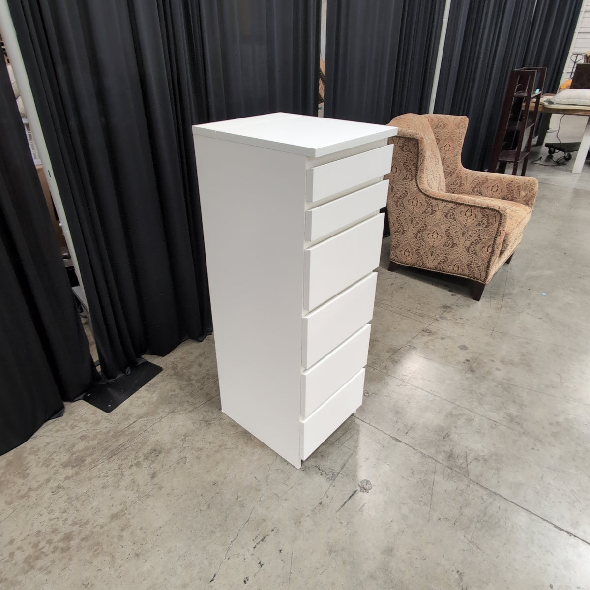 Modern White Six-Drawer Dresser in Wood