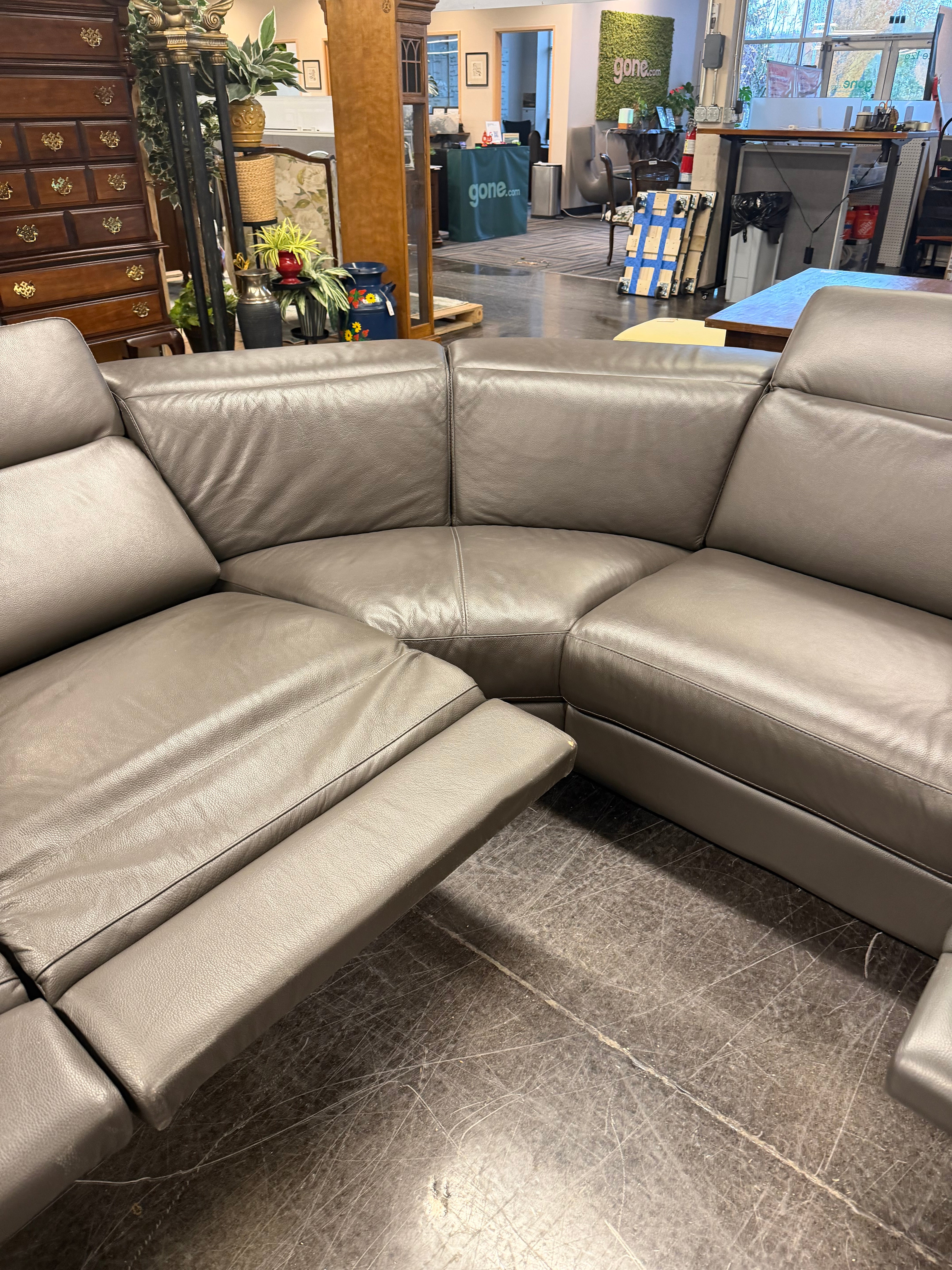 Chateau d'Ax 5 Piece Power Sectional Sofa in Great Condition (Made in Italy)