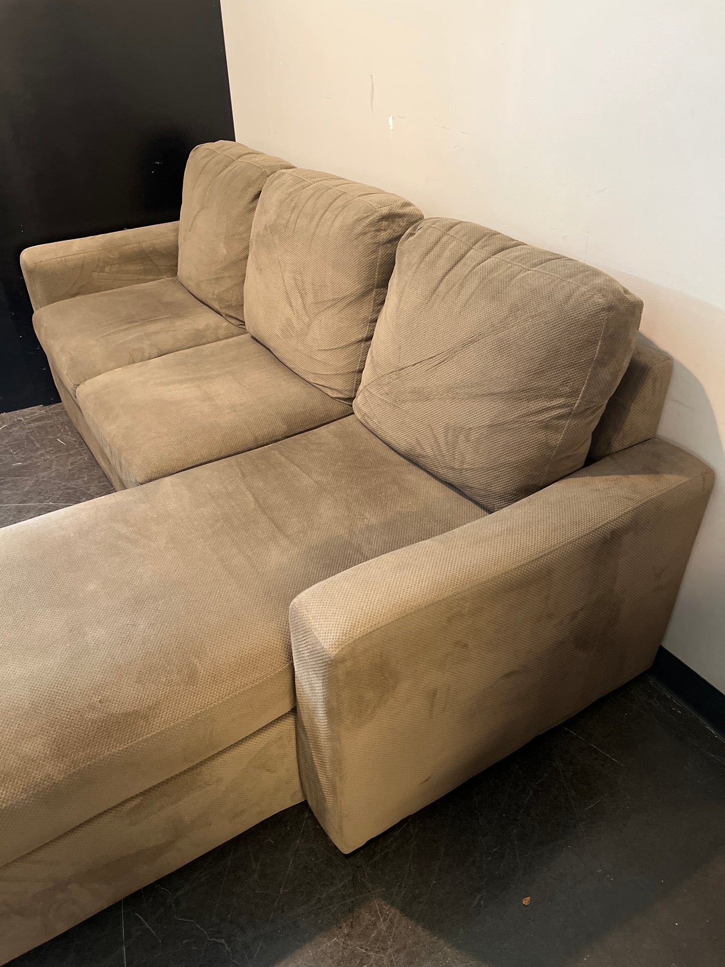 Cozy Taupe Sectional Sofa with Chaise Lounge